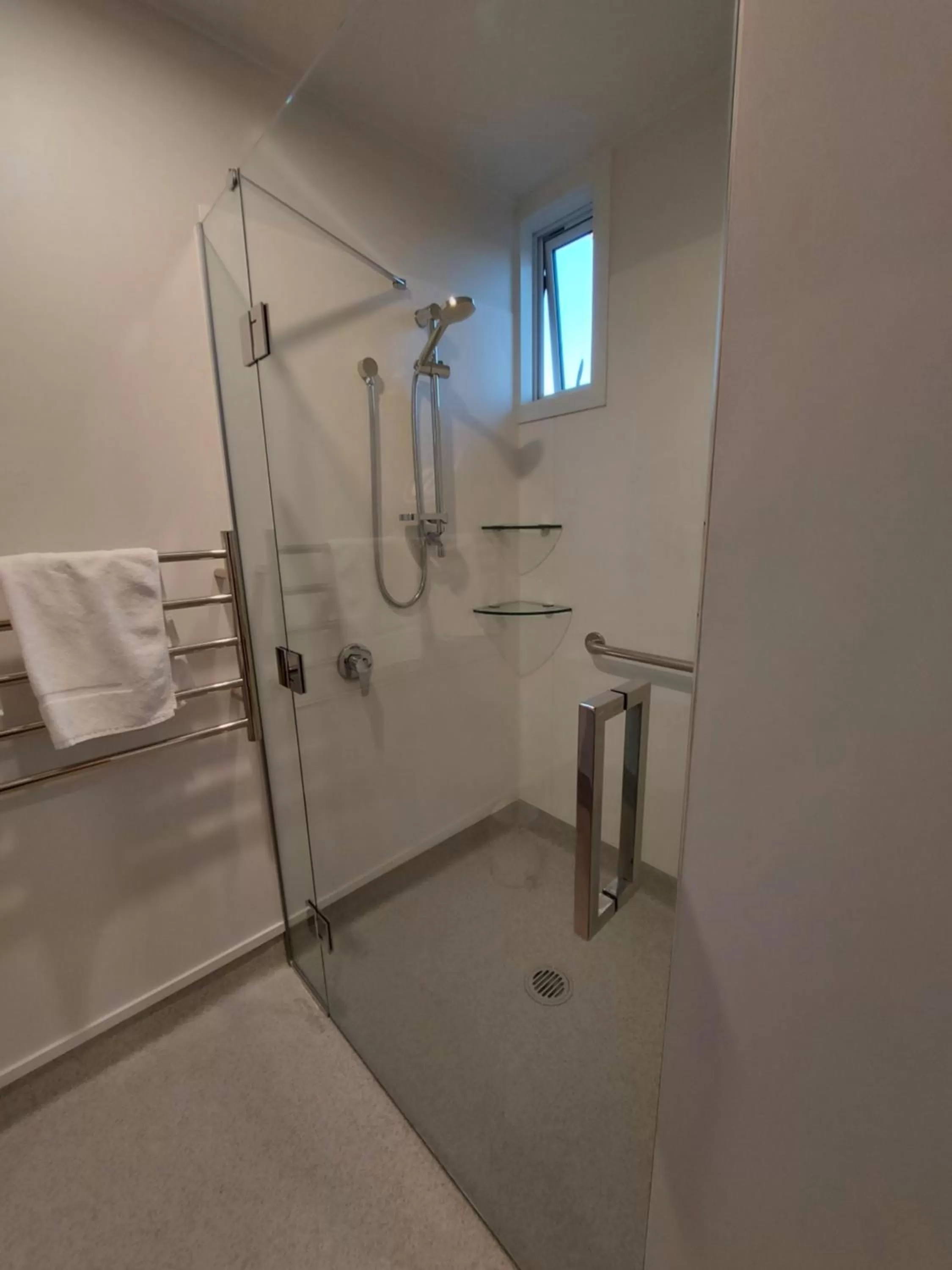 Bathroom in Elmore Lodge Motel