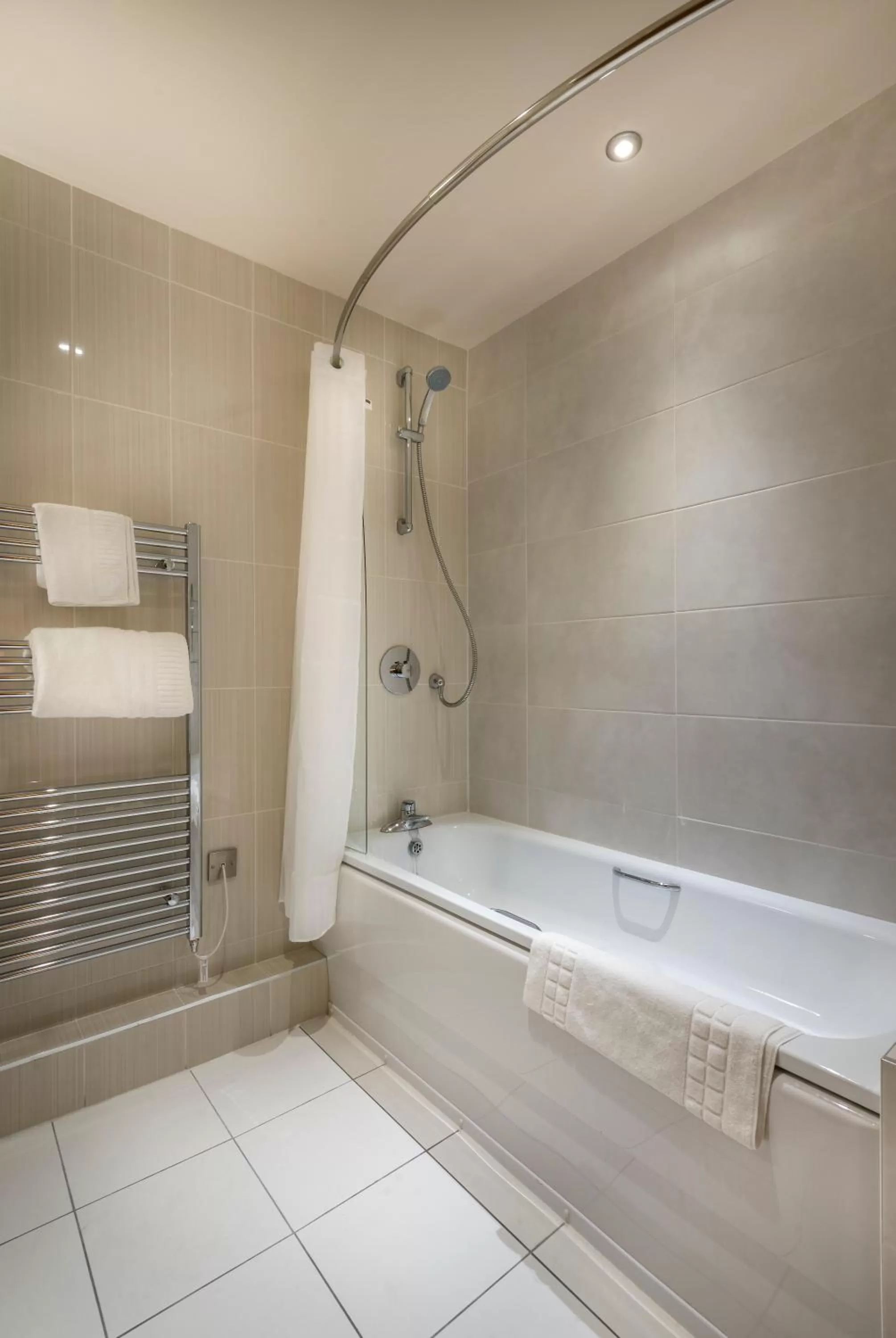 Bathroom in The Three Swans Hotel, Market Harborough, Leicestershire - The Coaching Inn Group