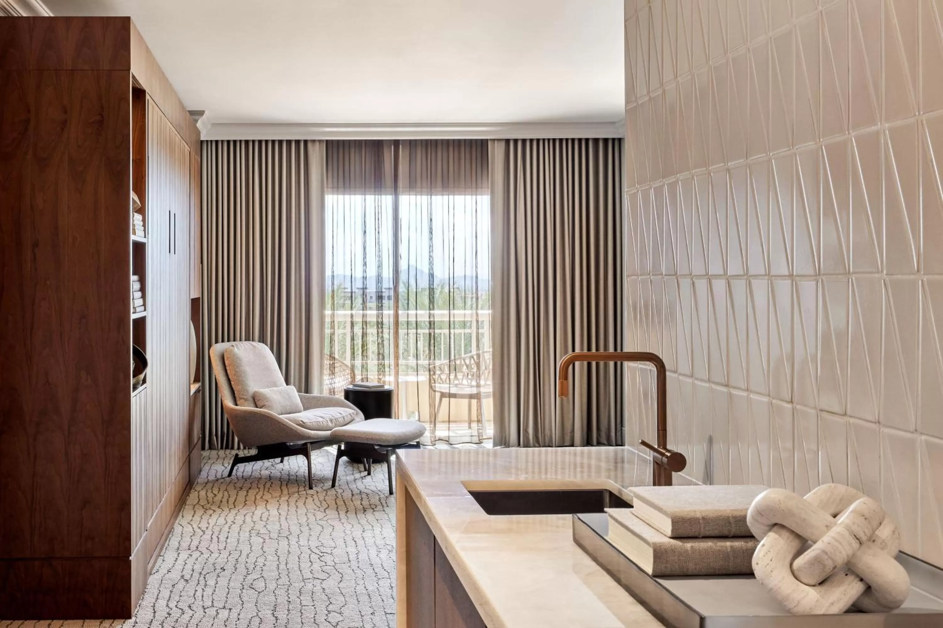 Photo of the whole room, Bed in JW Marriott Phoenix Desert Ridge Resort & Spa