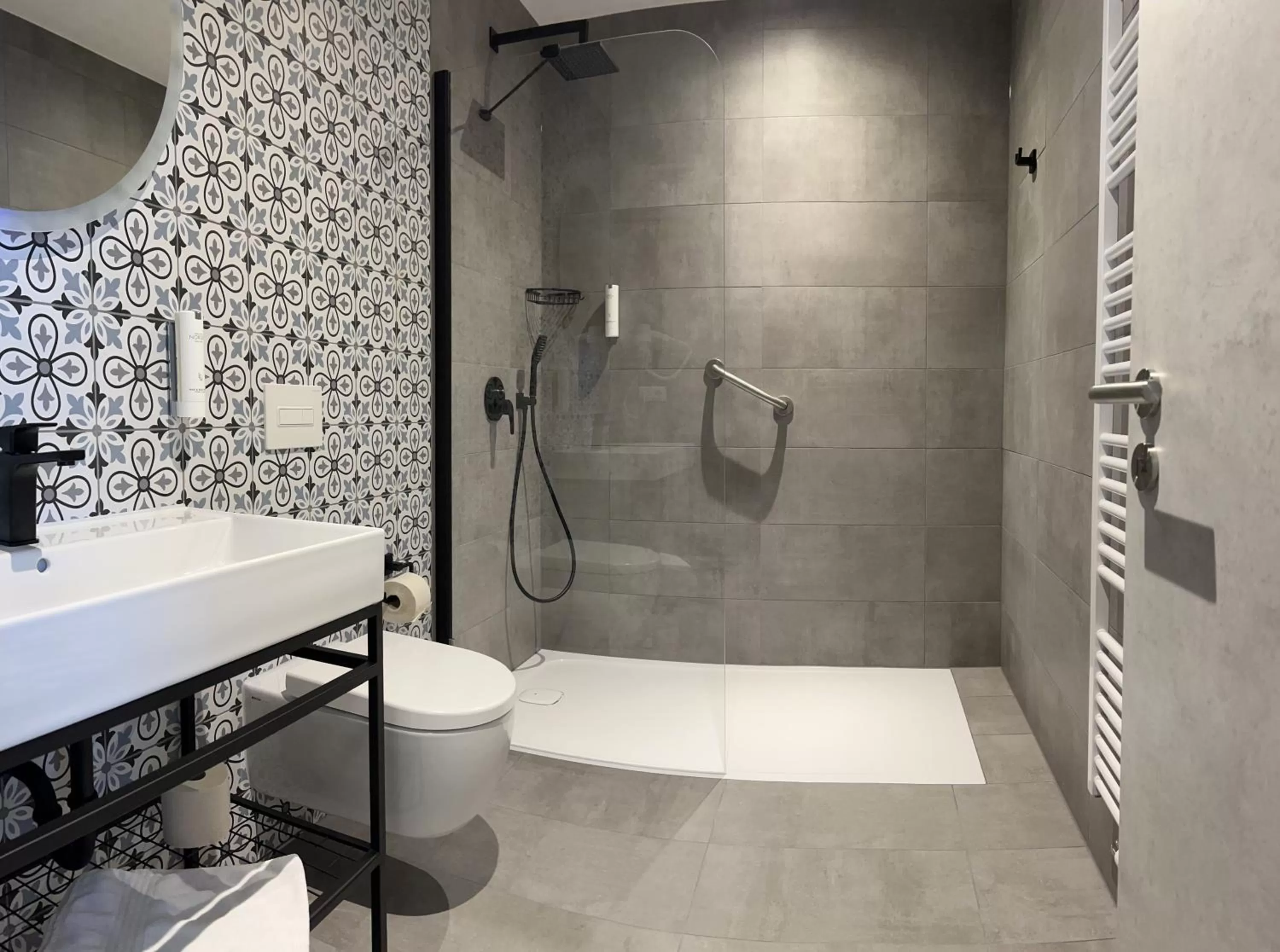 Shower in Novel Hotel