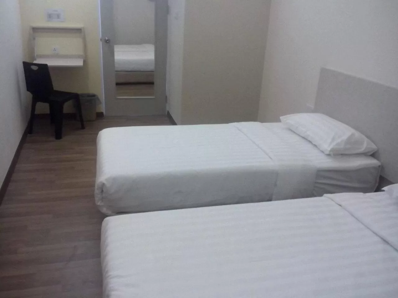 Photo of the whole room, Bed in 1ACS Residence