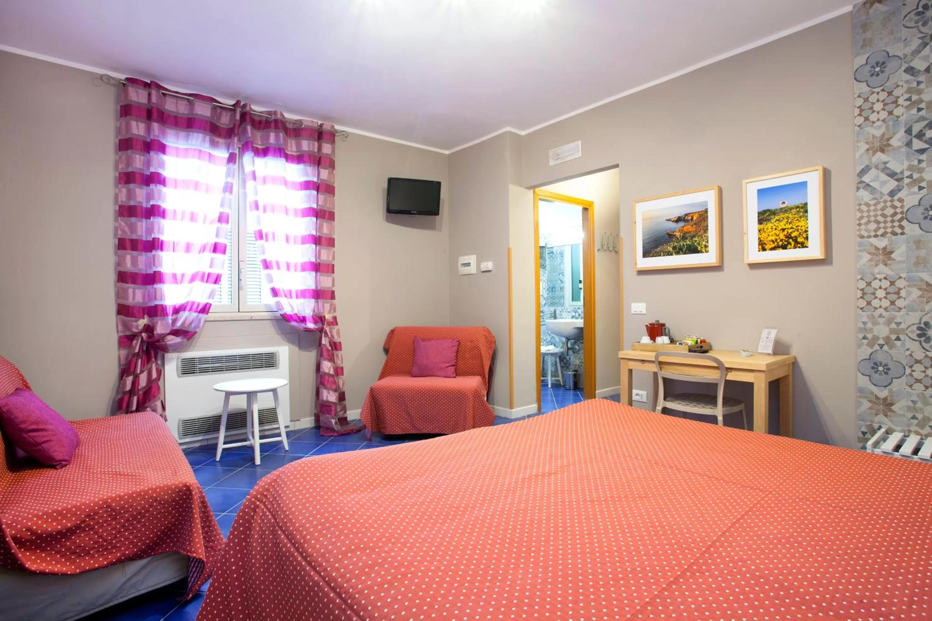 Photo of the whole room, Bed in TerraSole Bakery B&B