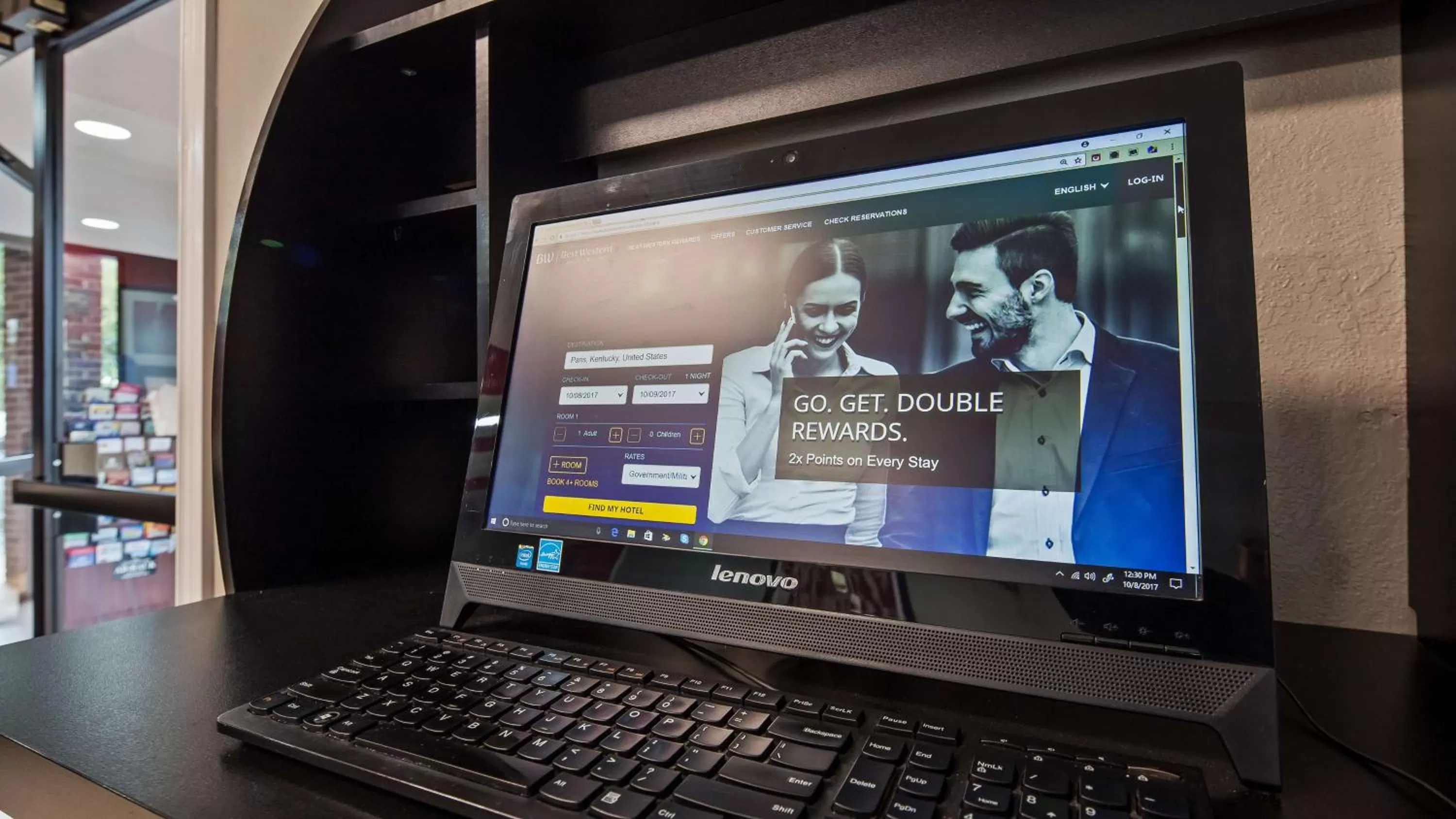 Lobby or reception in Best Western Paris Inn