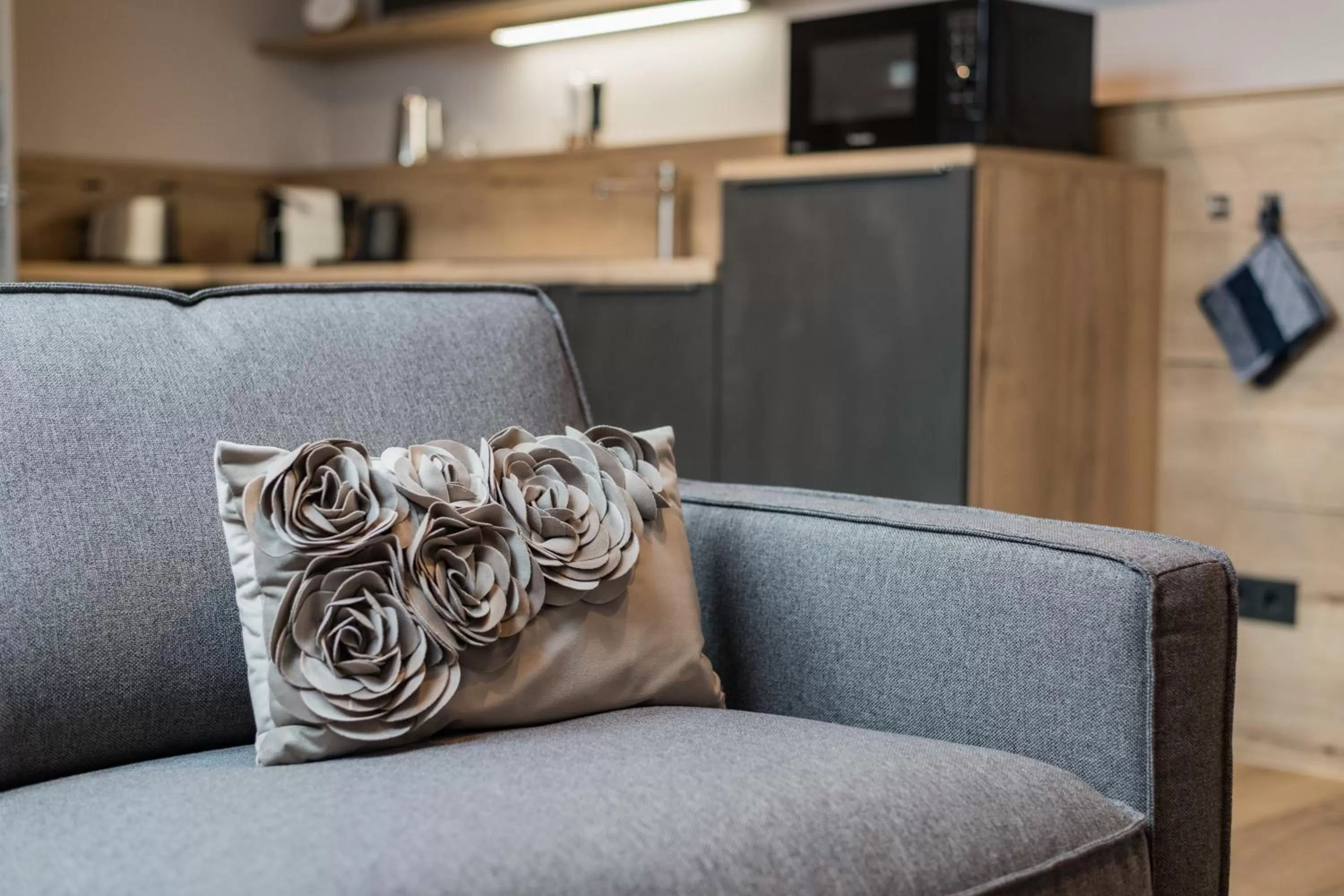 Kitchen or kitchenette, Bed in Suites MITTE - Aparthotel