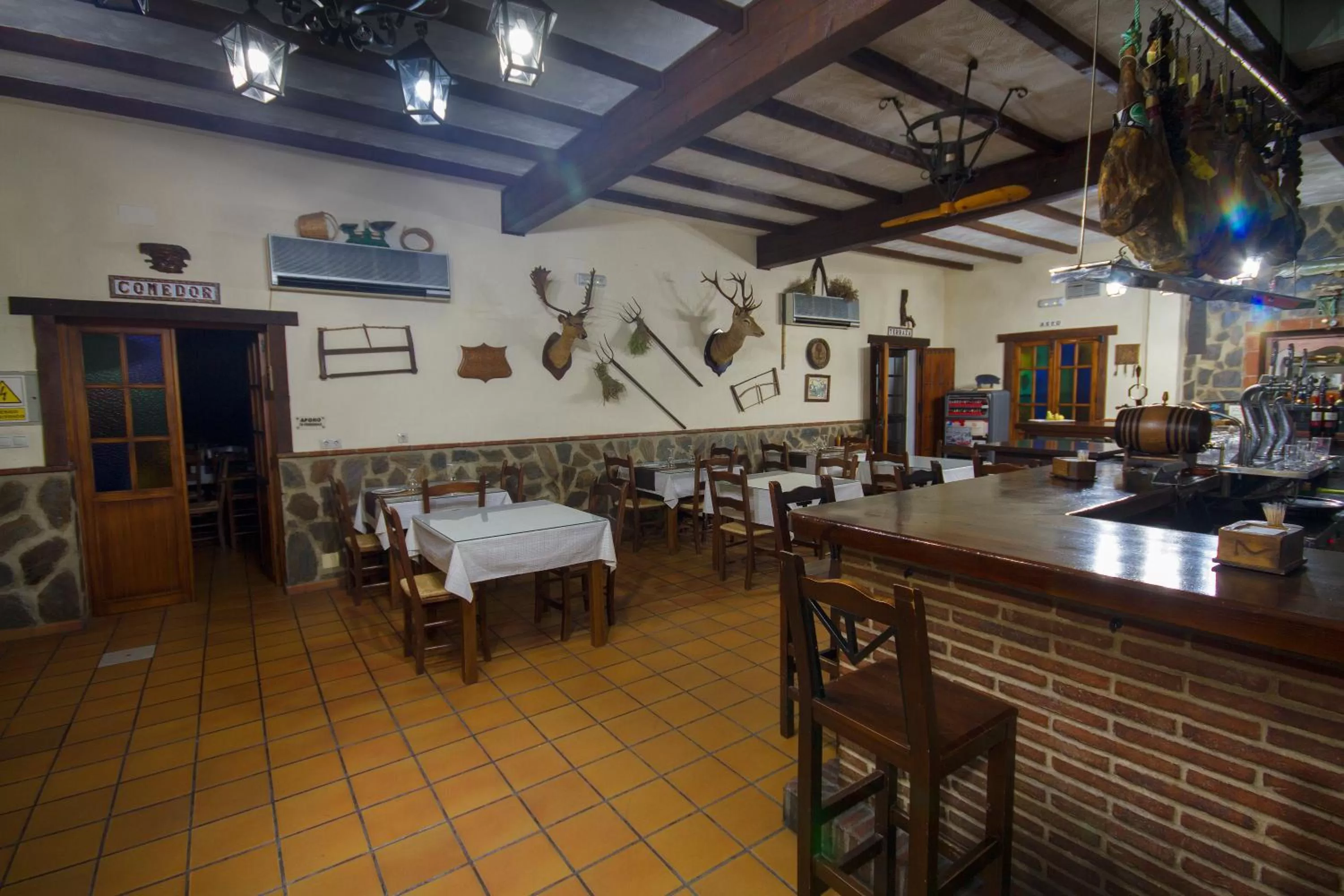 Restaurant/Places to Eat in Hotel El Tabanco