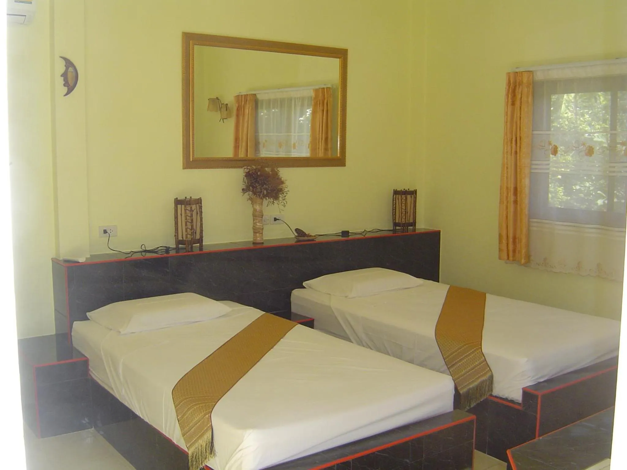 Photo of the whole room, Bed in Mini-golf **** & Resort Ubon Ratchathani