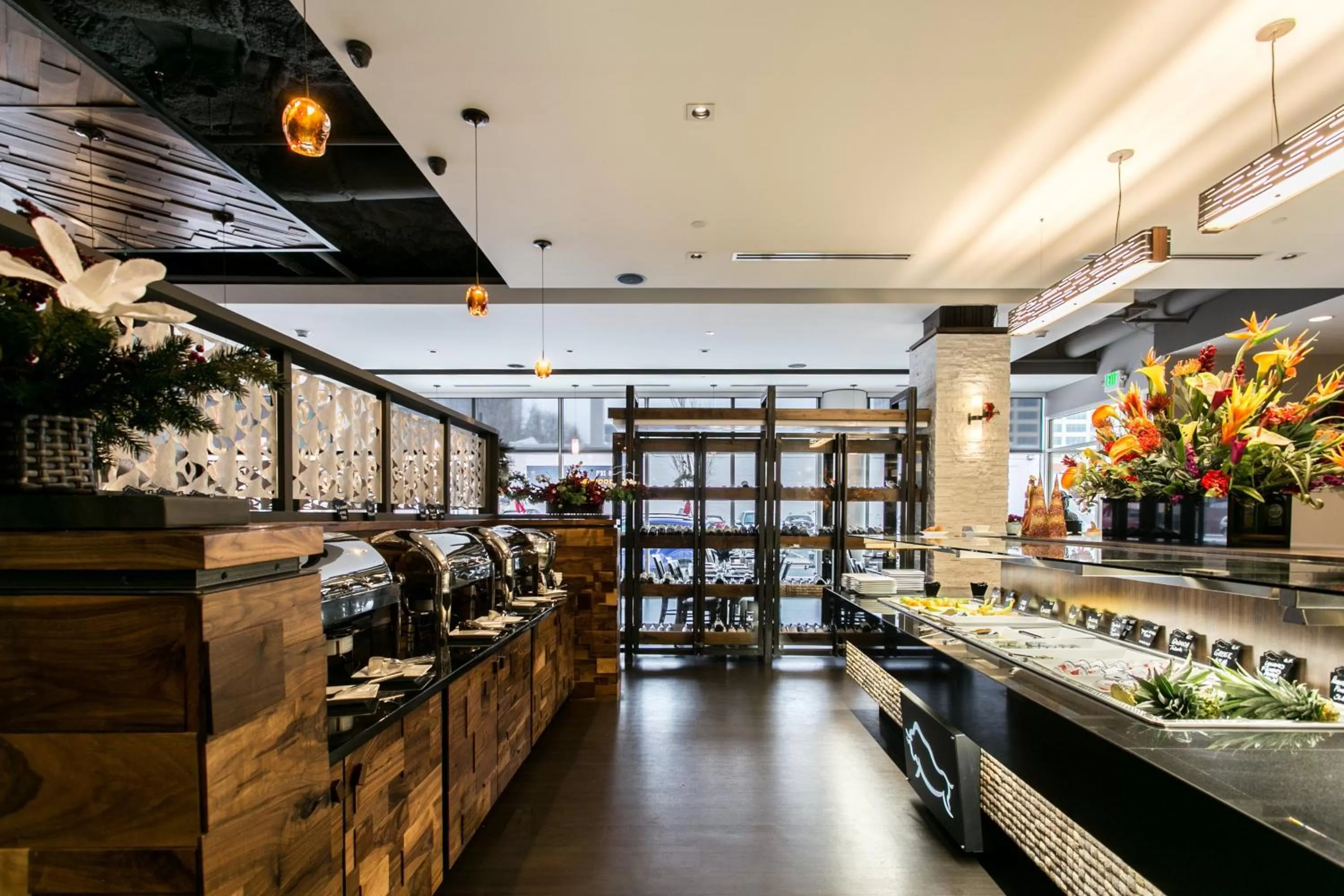 Restaurant/places to eat in Holiday Inn Hotel & Suites Chattanooga by IHG