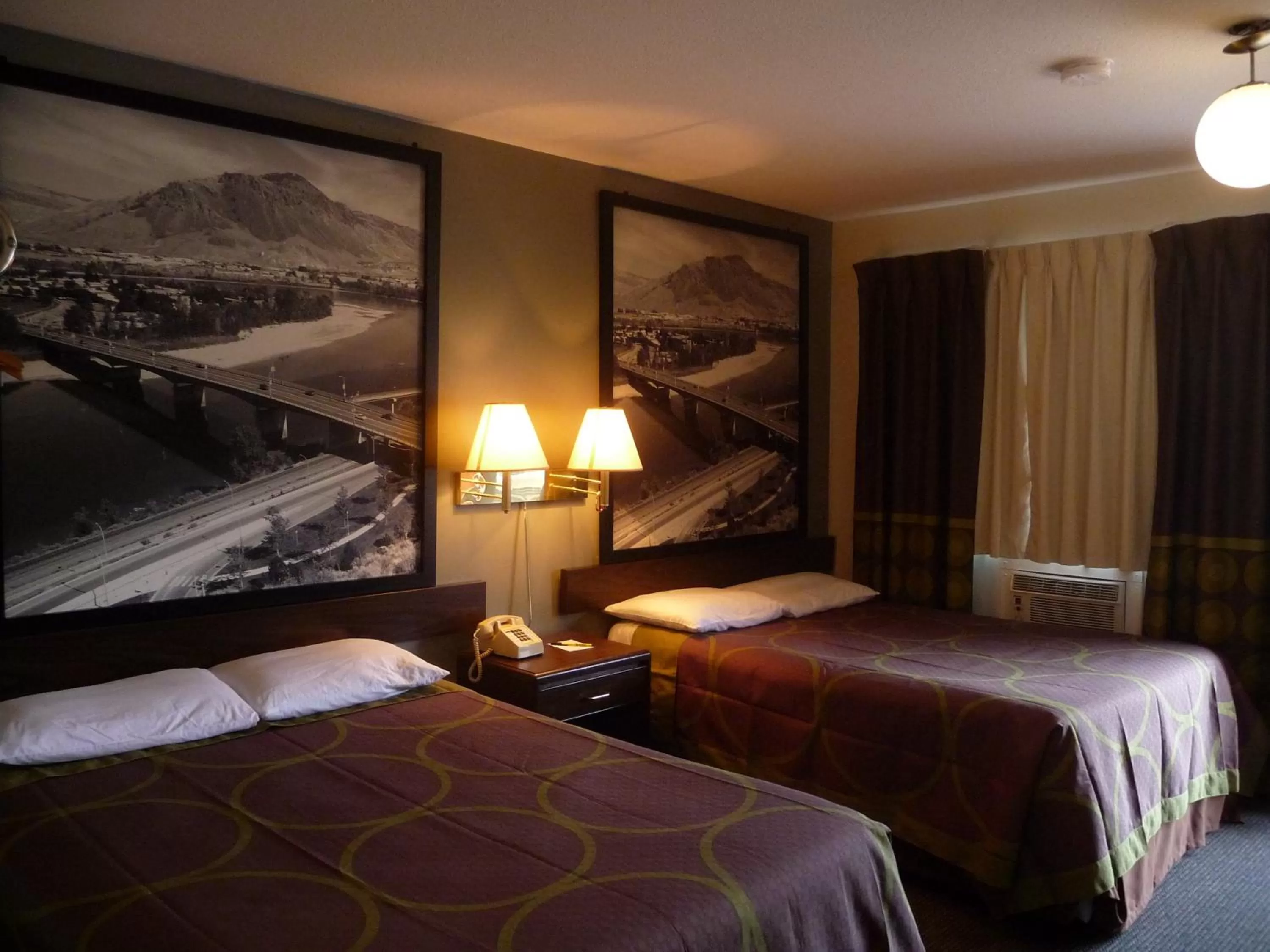 Bed in Super 8 by Wyndham Kamloops East