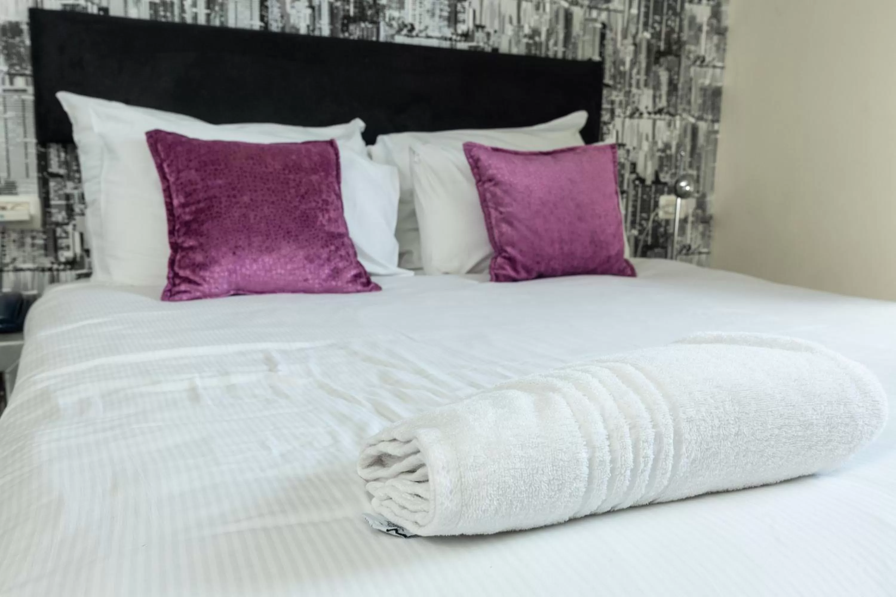 Bed in Hillel 11 Hotel