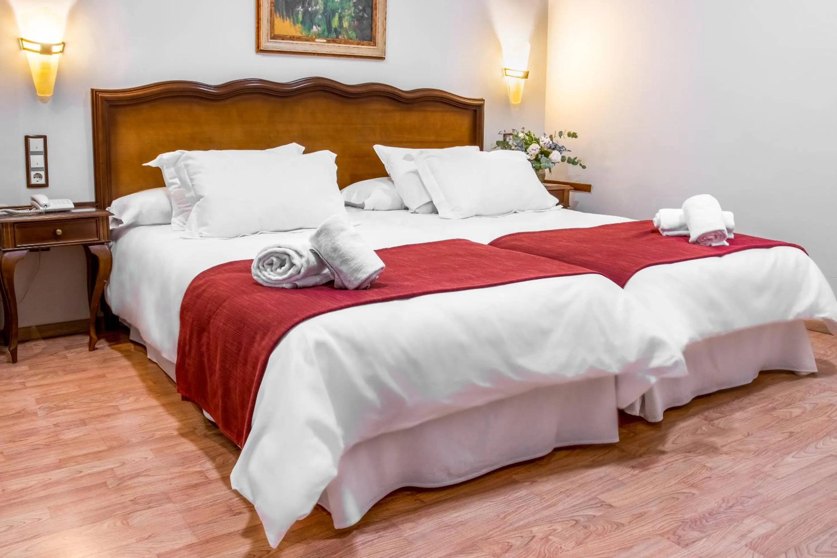 TV and multimedia, Bed in Hotel Reina Cristina