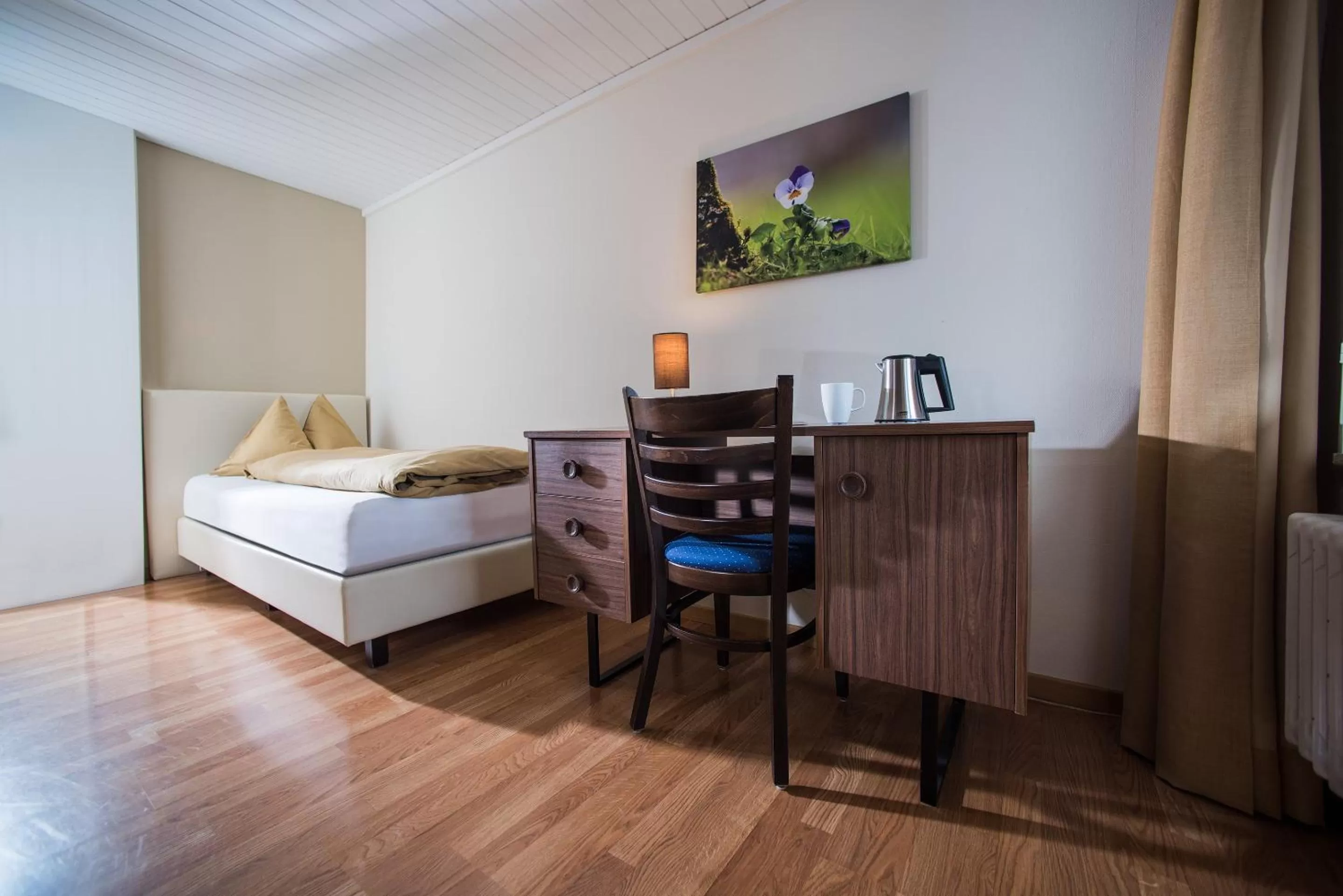 Balcony/Terrace, Bed in Jungfrau Hotel