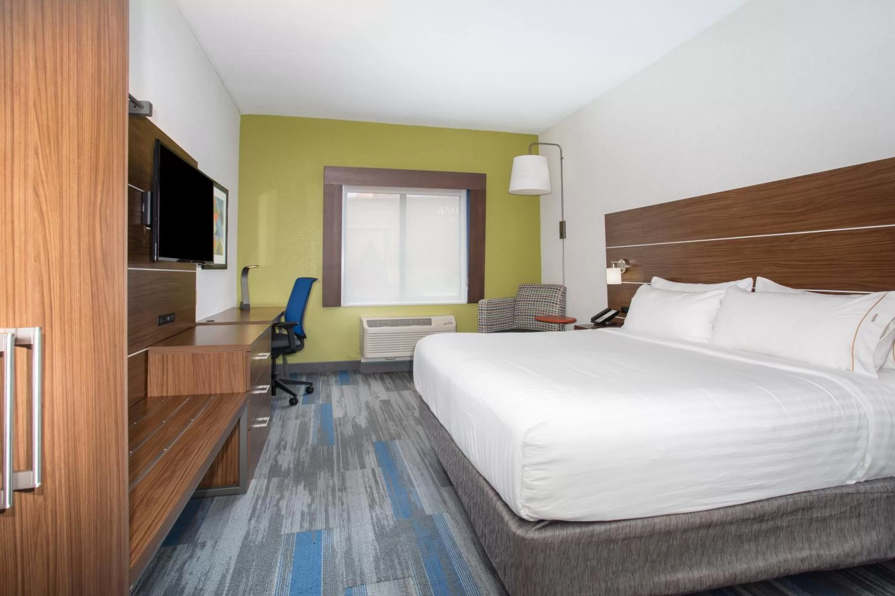 Bedroom, Bed in Holiday Inn Express Kansas City - at the Legends! by IHG