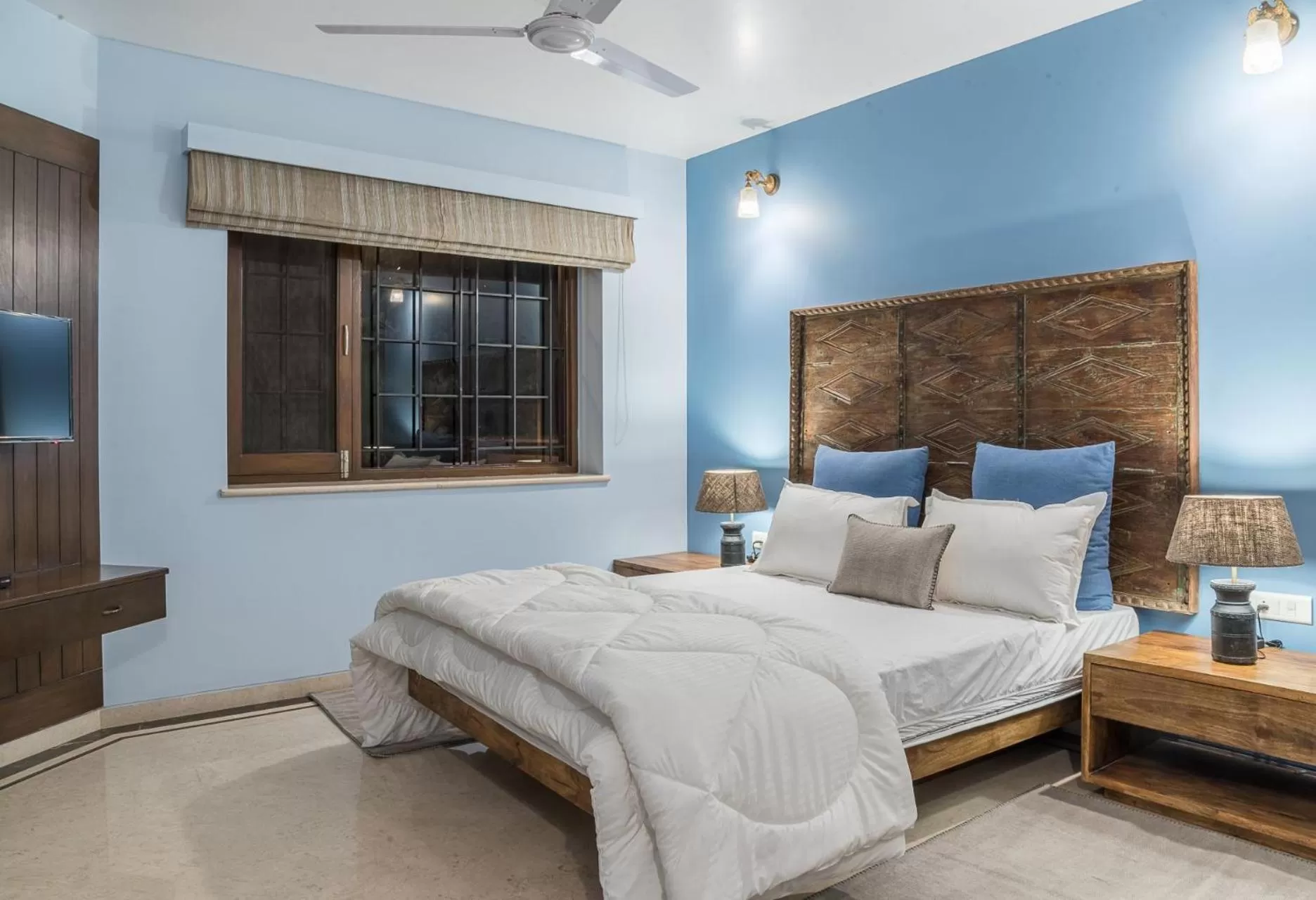 Photo of the whole room, Bed in The Almond Tree