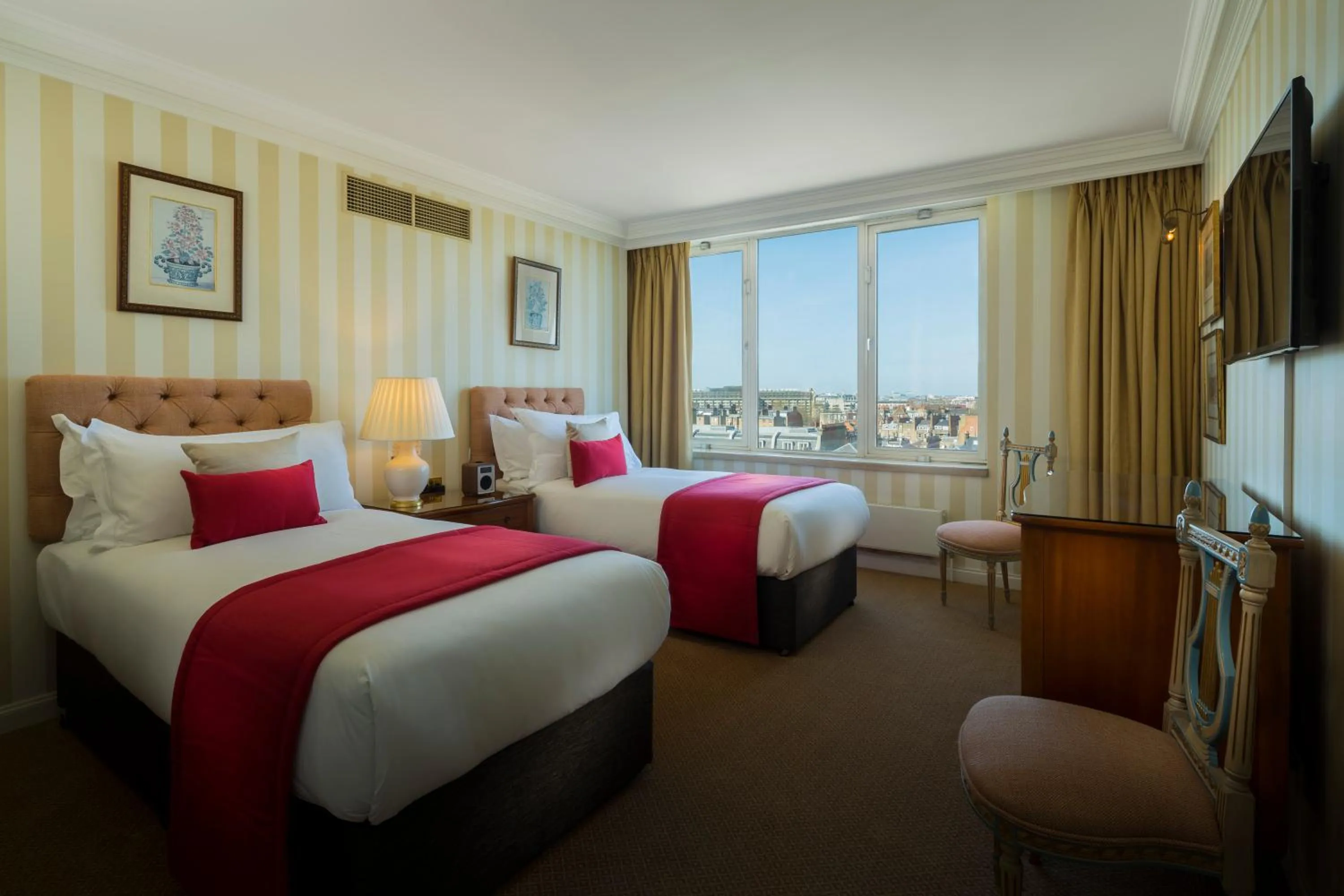 Bed in Cheval Thorney Court at Hyde Park