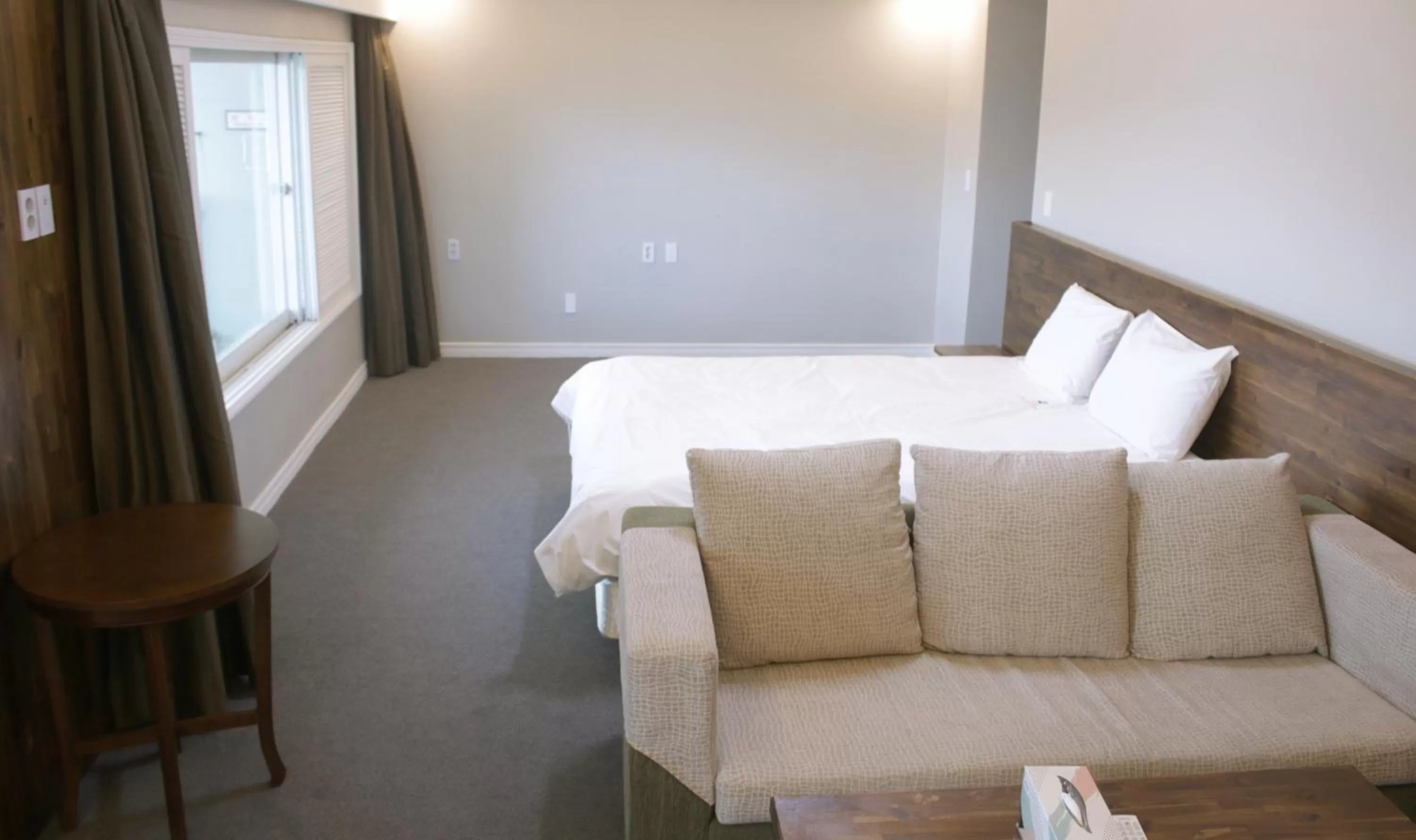 Photo of the whole room in Hotel Ocean View