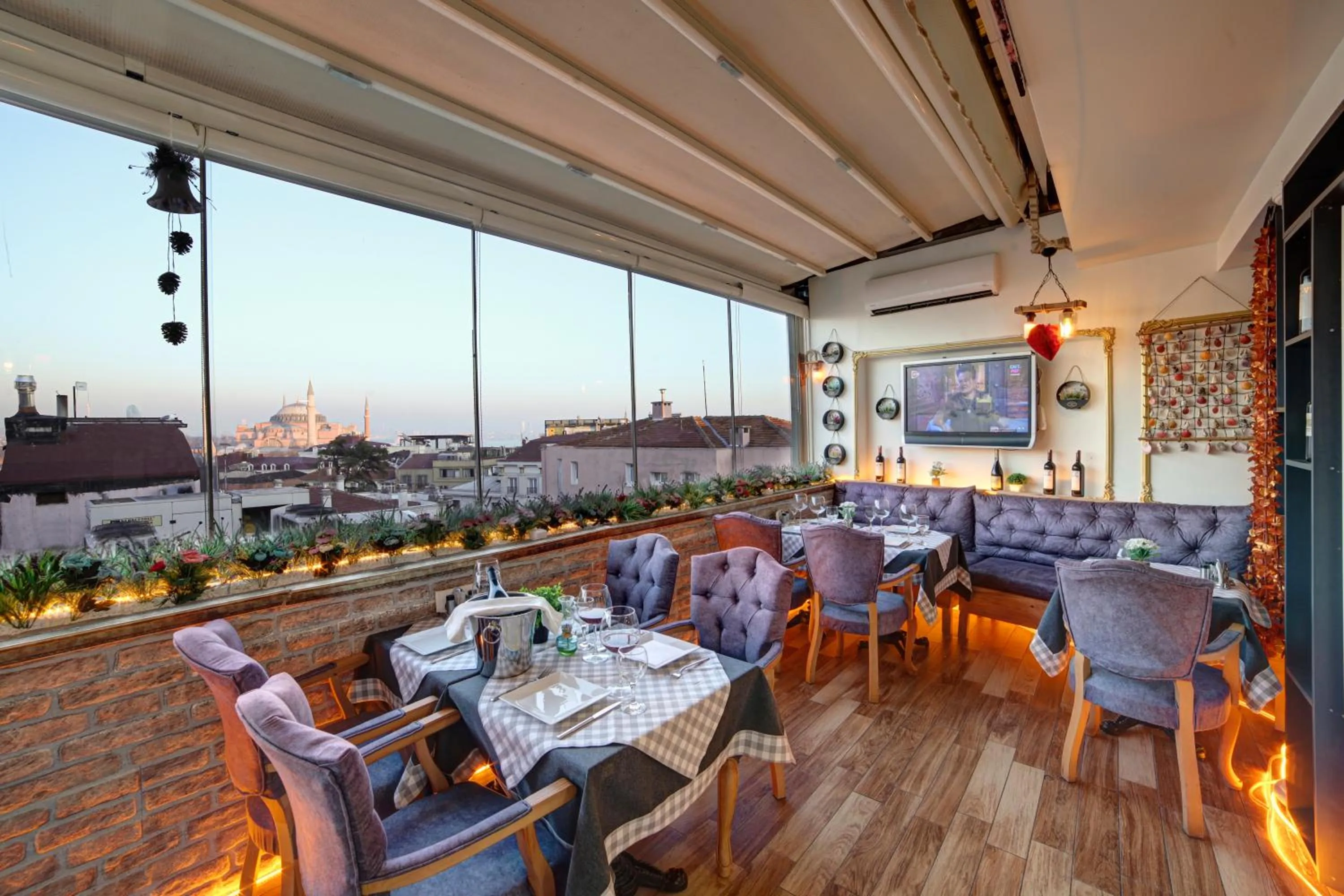 Restaurant/Places to Eat in Great Fortune Hotel & Spa