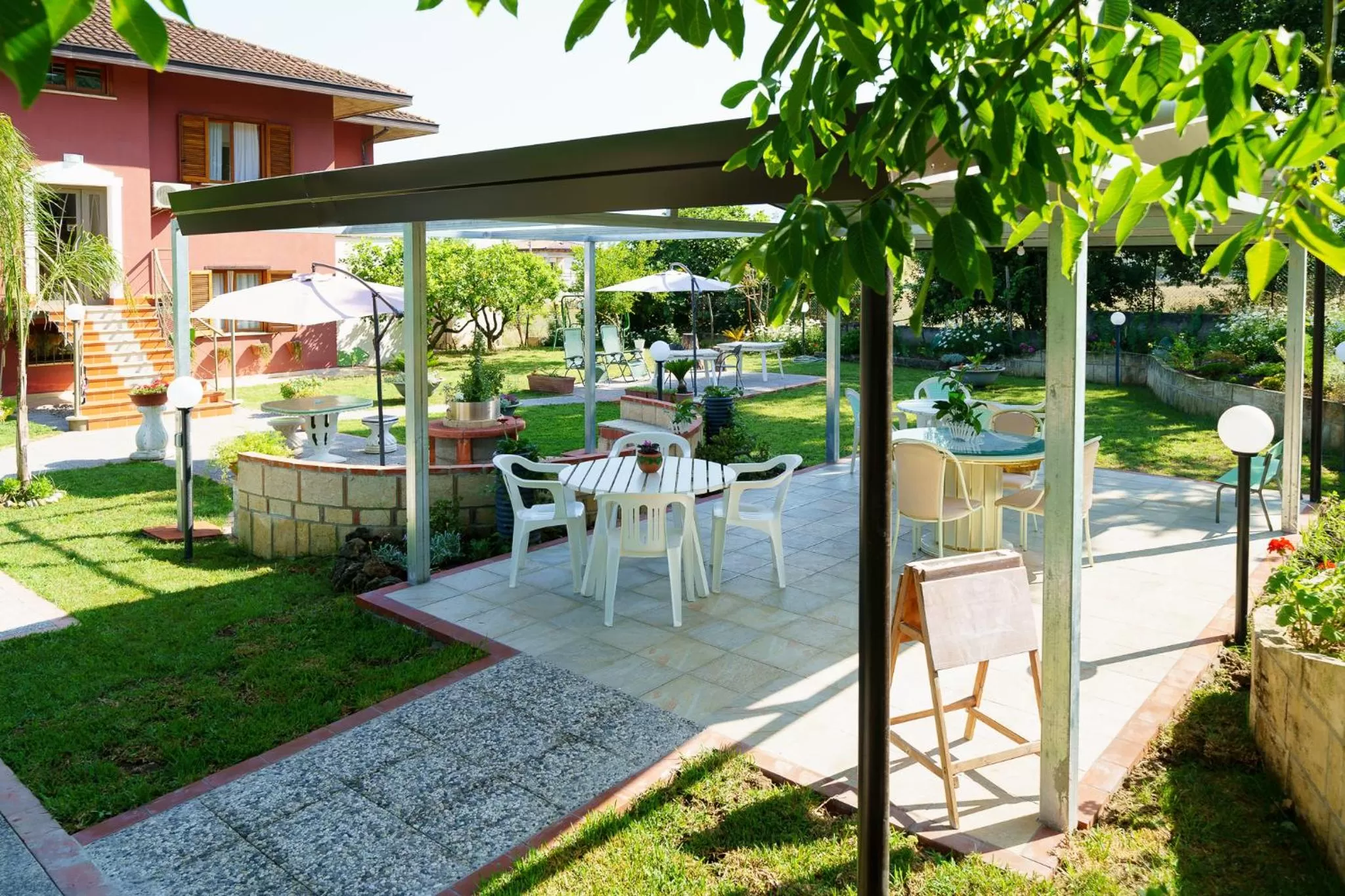 Patio in B&B Villa Le Mattine