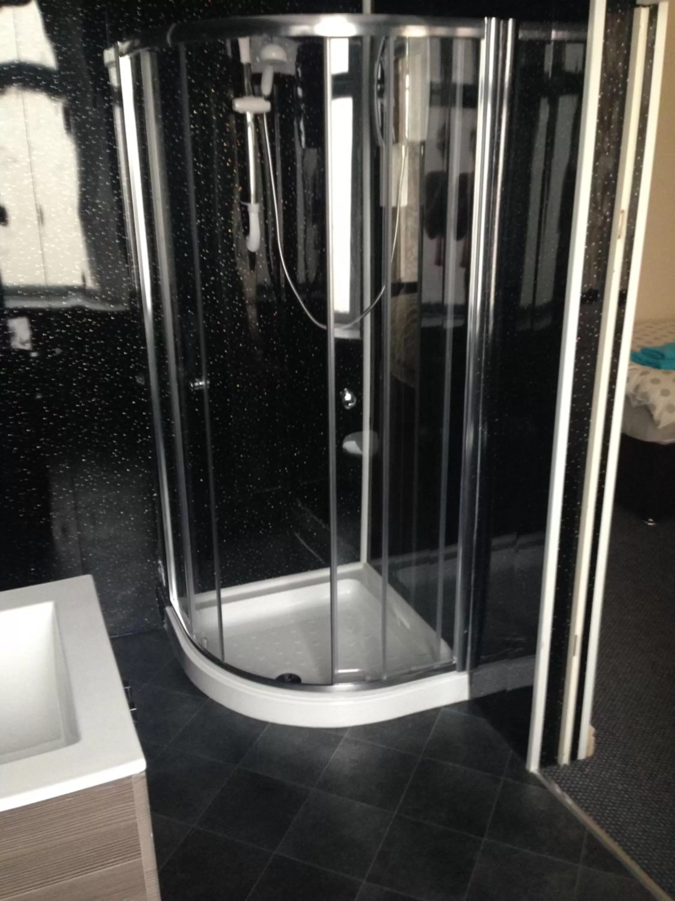 Shower in Yado Hotel