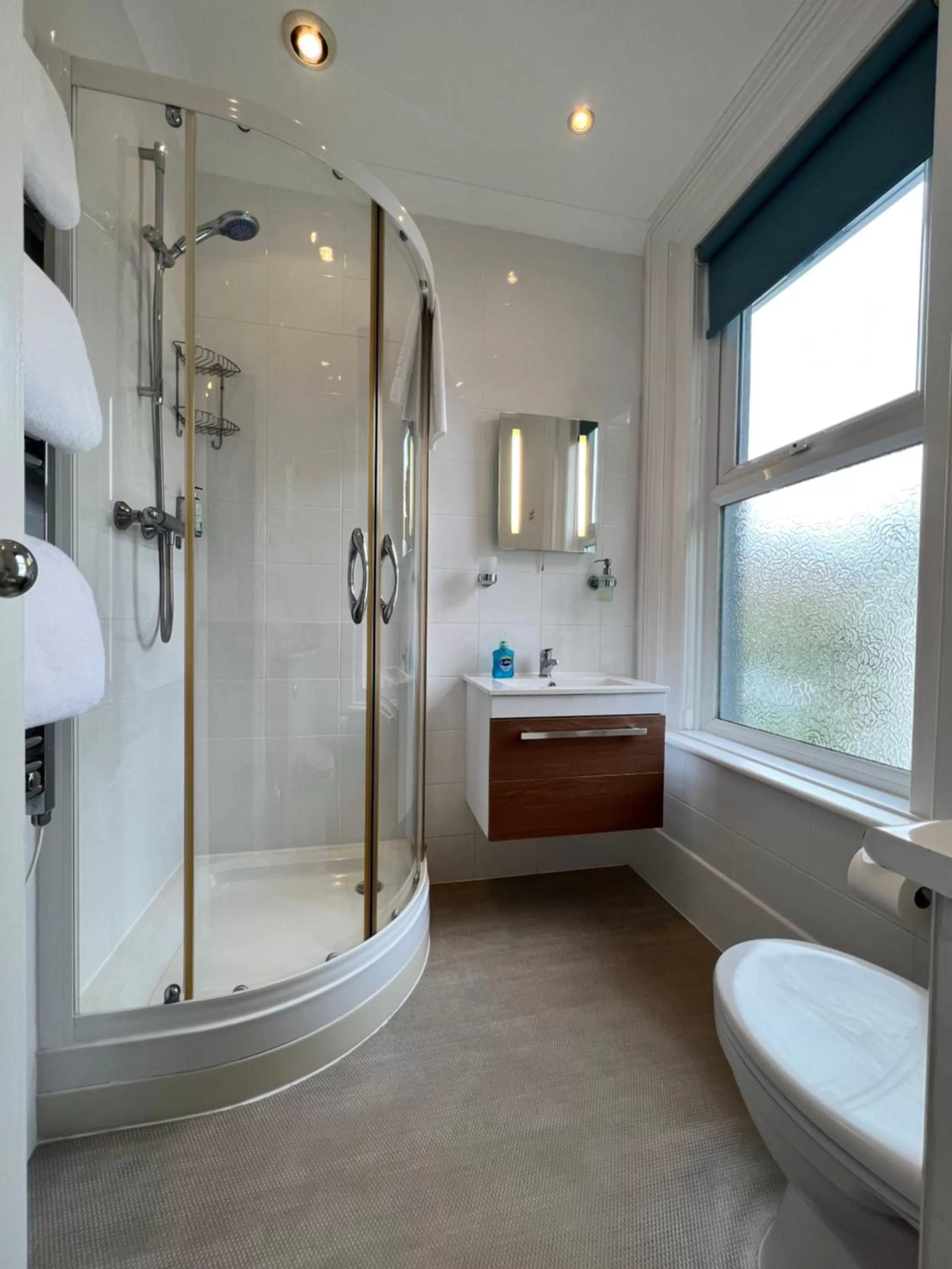 Bathroom in Birkdale Guest House