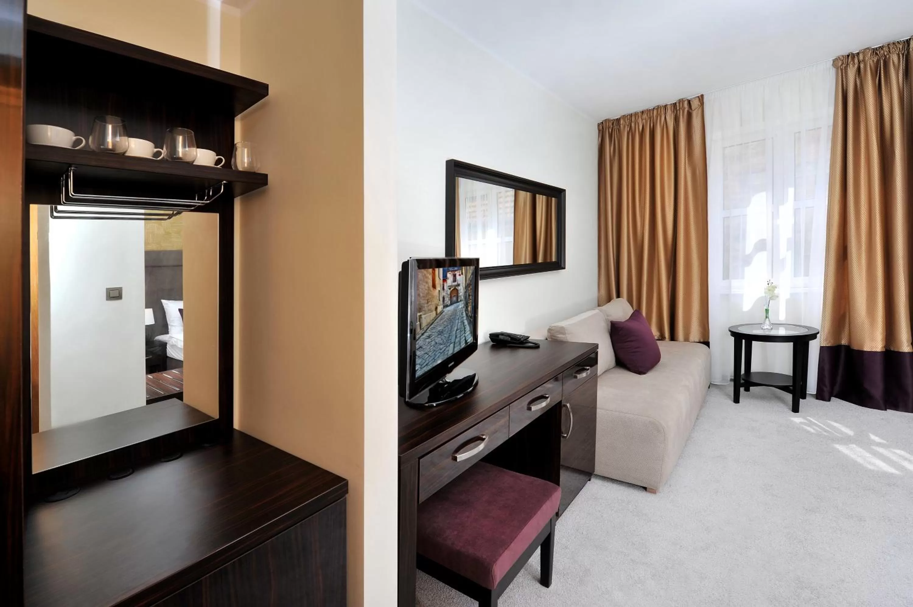 Decorative detail in APLEND CITY Hotel Perugia