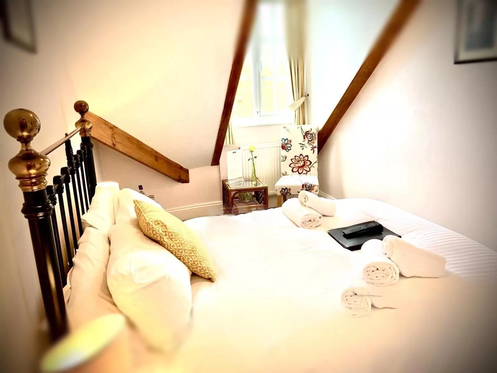 Bed in St. Raphael Guest House