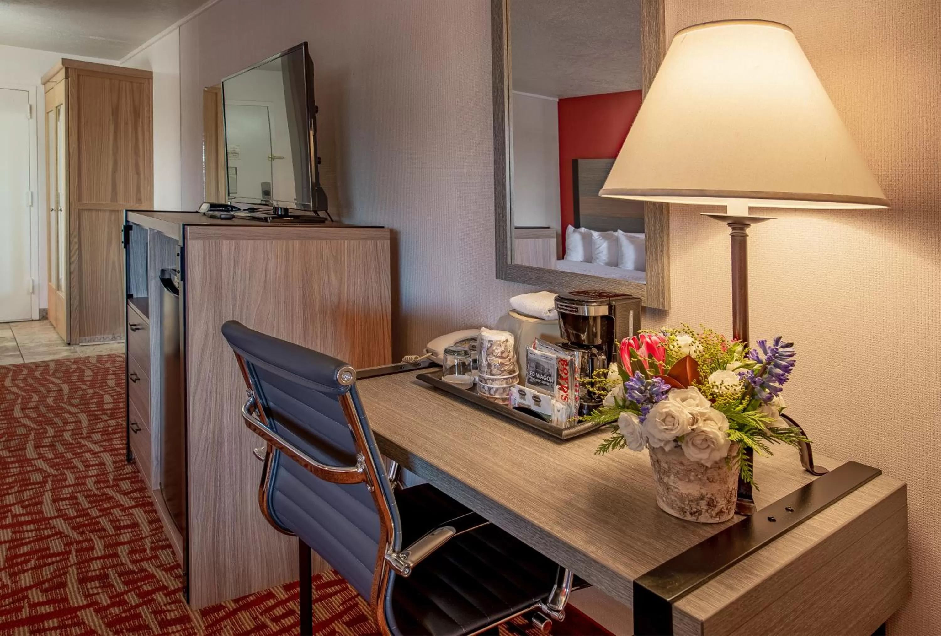 Coffee/tea facilities in 49'er Inn & Suites