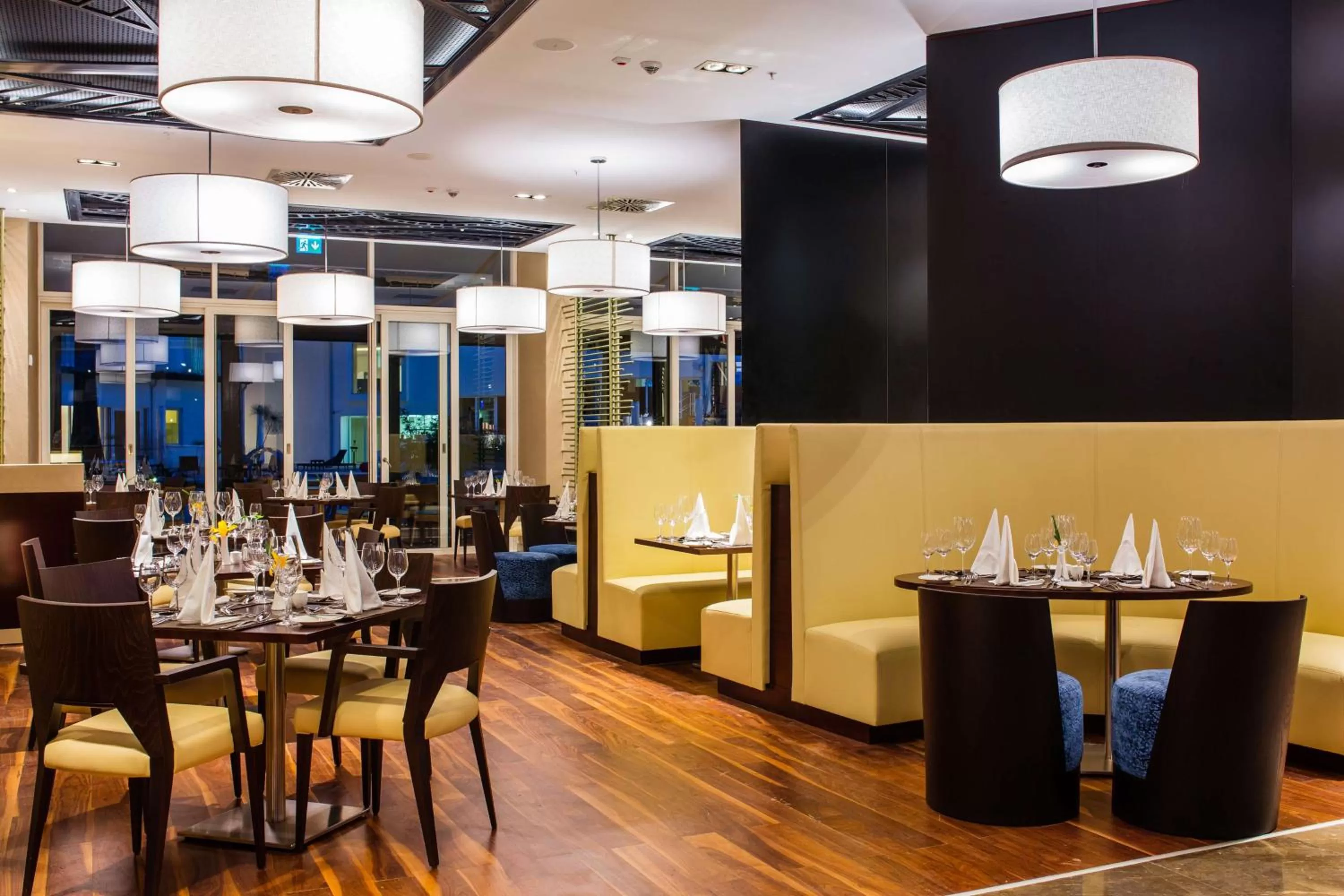 Restaurant/places to eat in Radisson Blu Hotel & Convention Centre Kigali