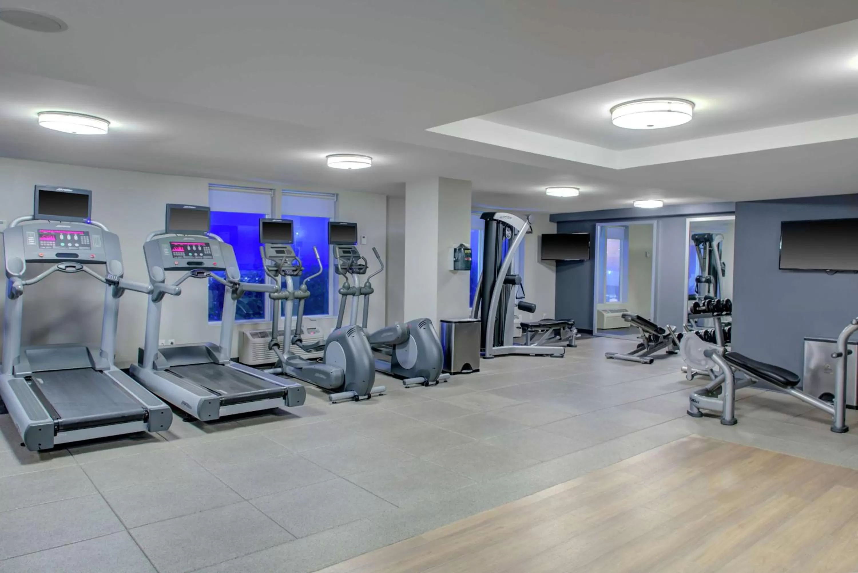Fitness centre/facilities in DoubleTree by Hilton Biloxi
