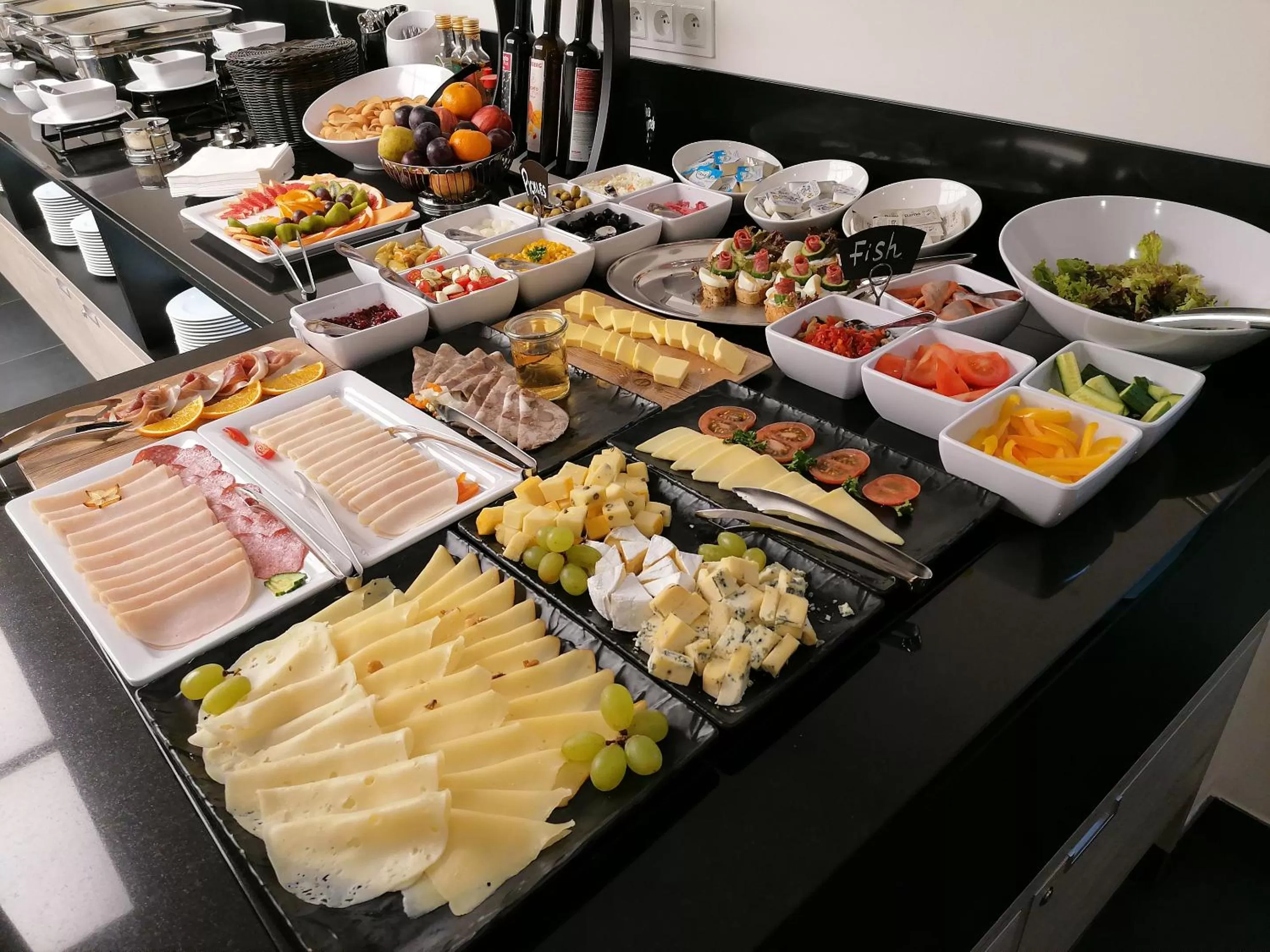 Breakfast in EA ApartHotel Melantrich