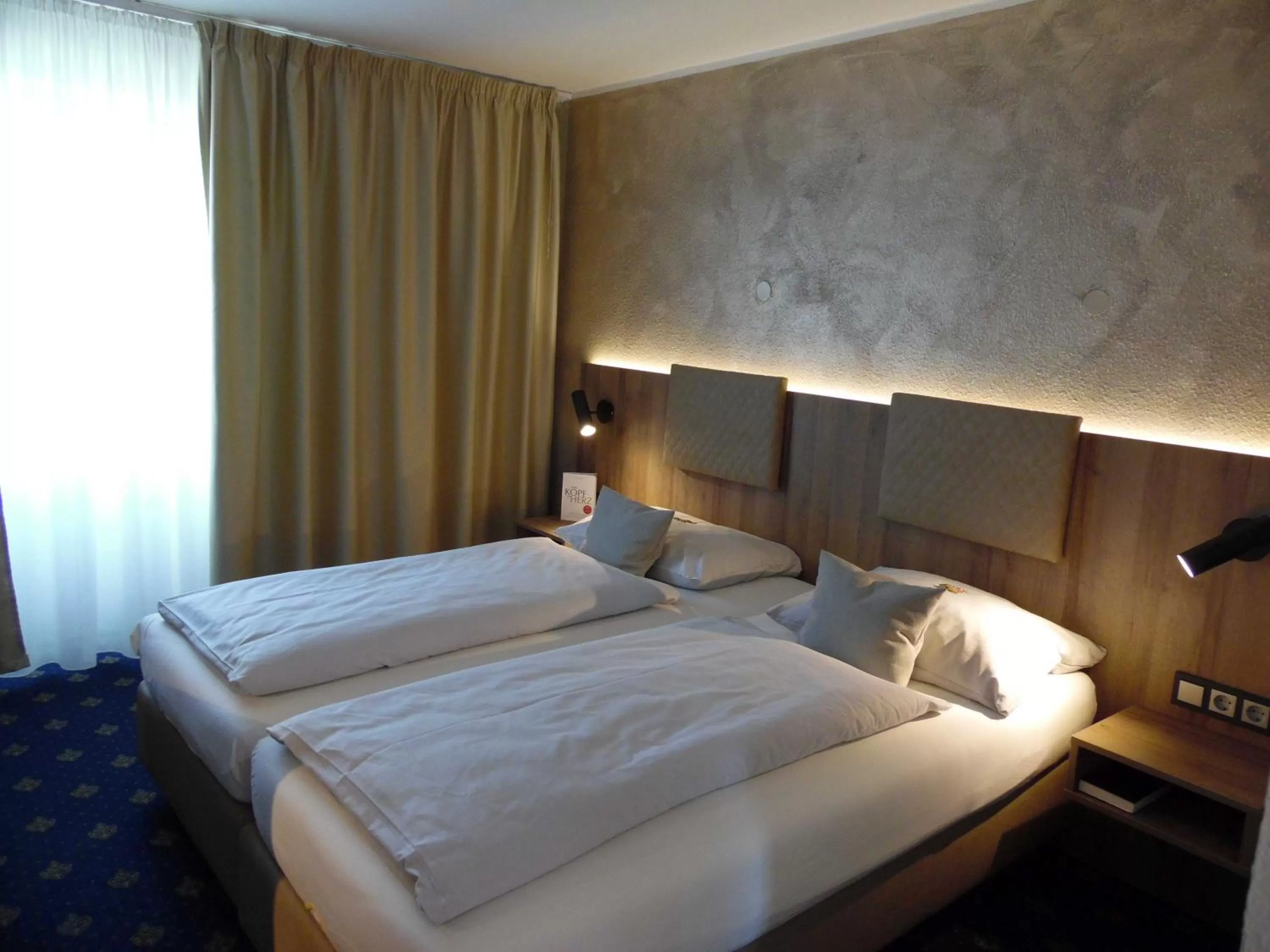Photo of the whole room, Bed in Hotel Garni Arcis