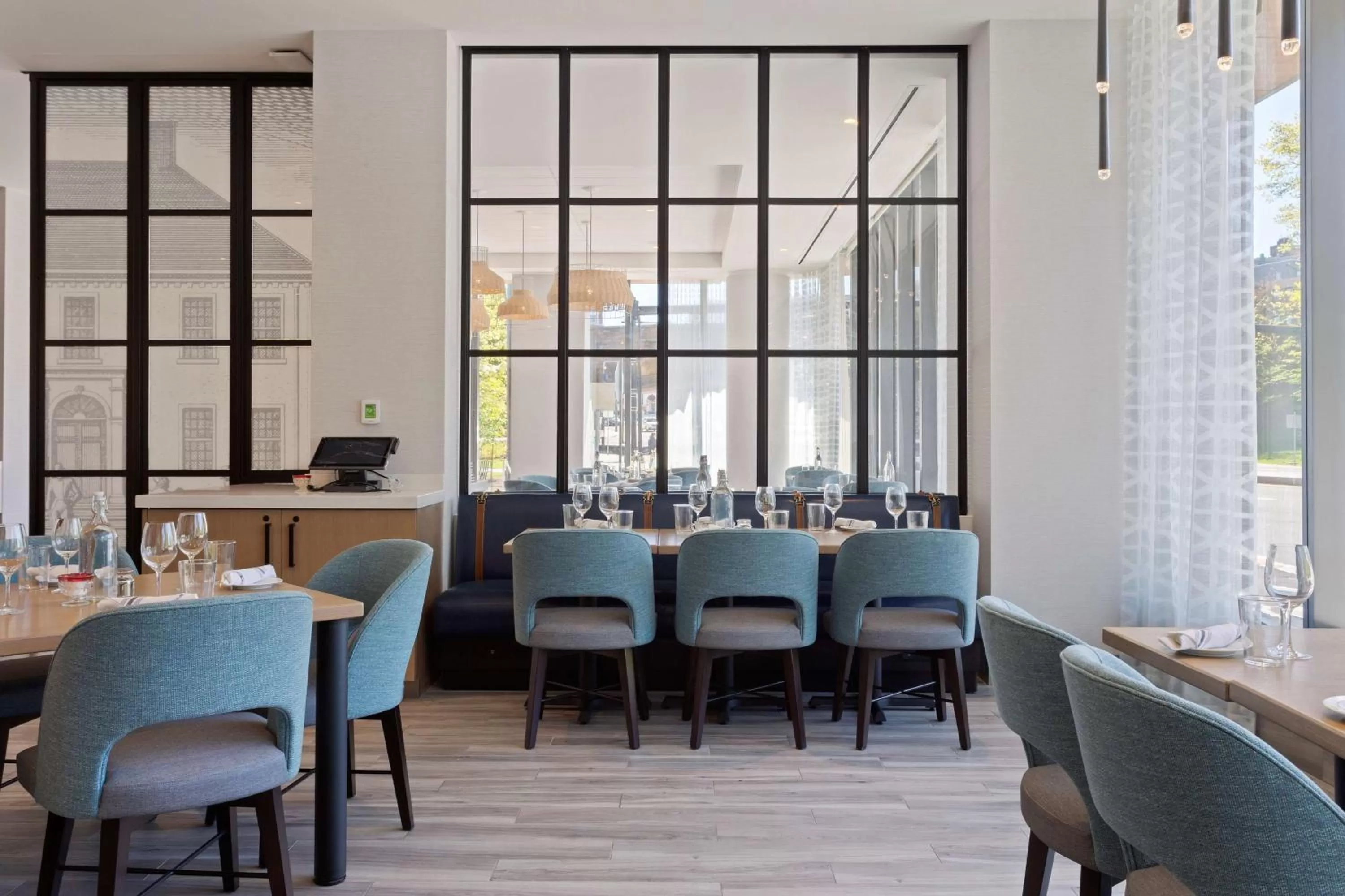 Restaurant/places to eat in Hilton Garden Inn Boston Brookline, Ma