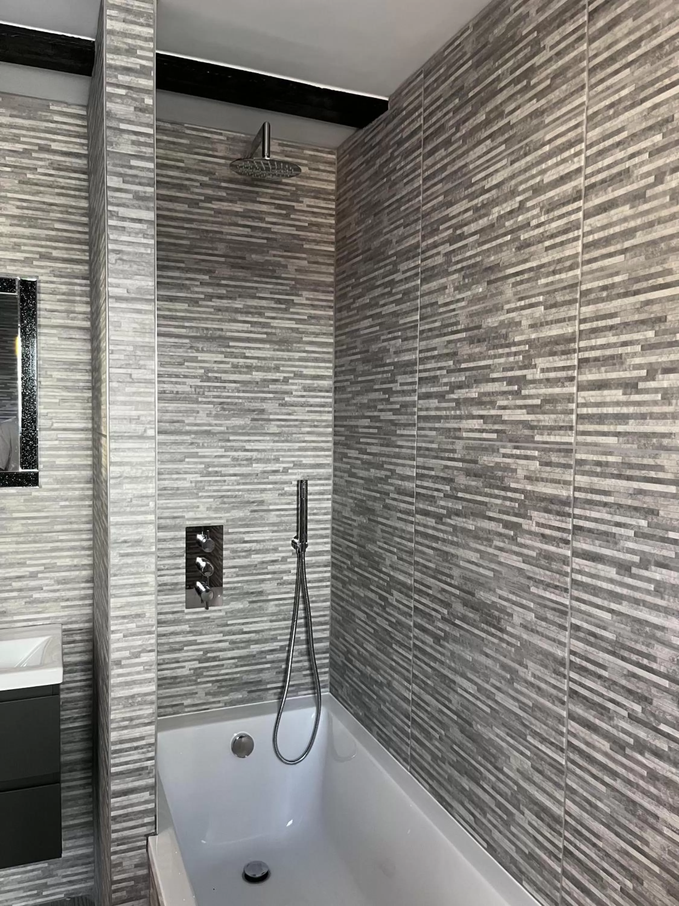 Bathroom in The Lydden Bell