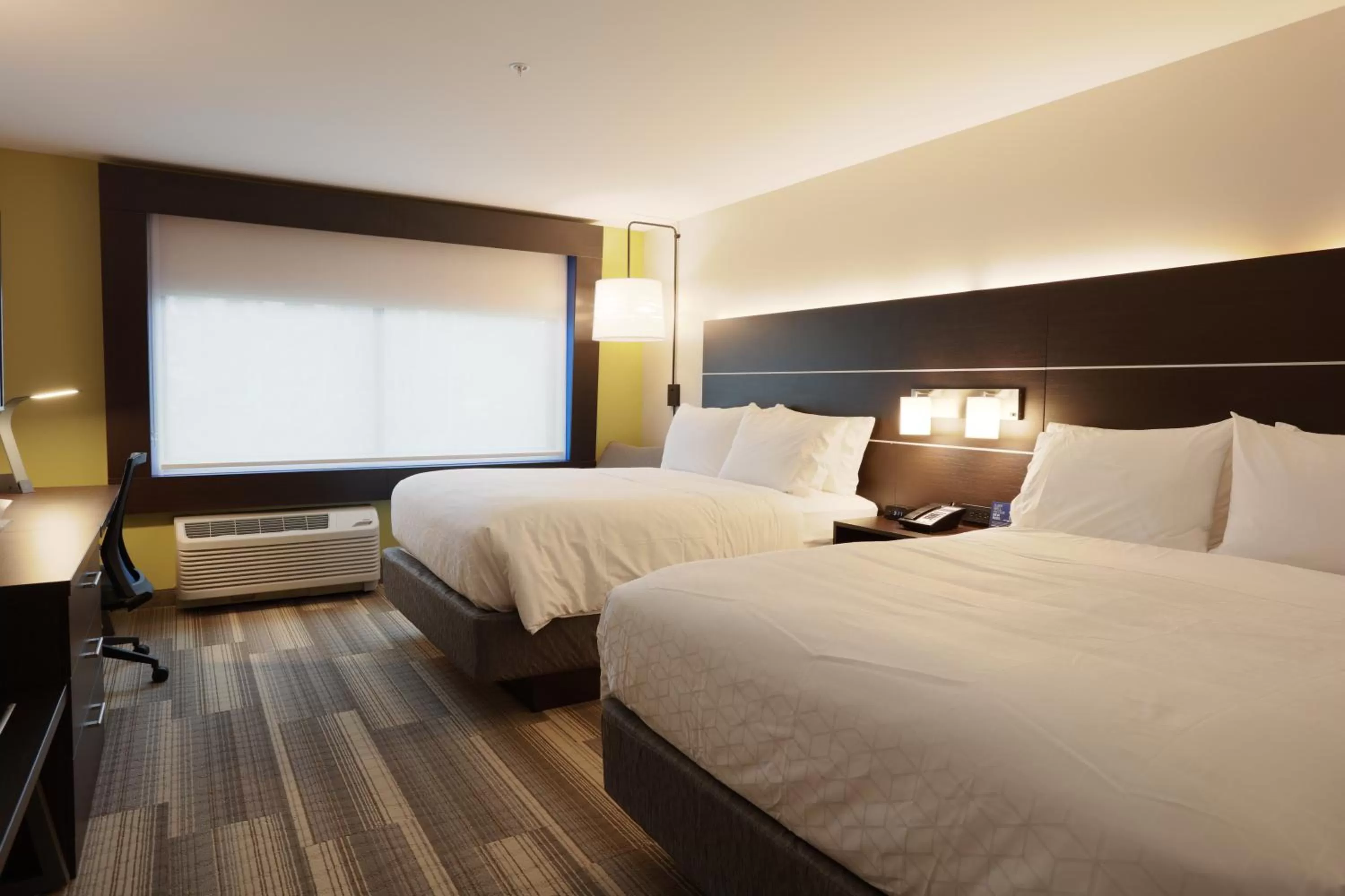 Photo of the whole room, Bed in Holiday Inn Express Oneonta by IHG