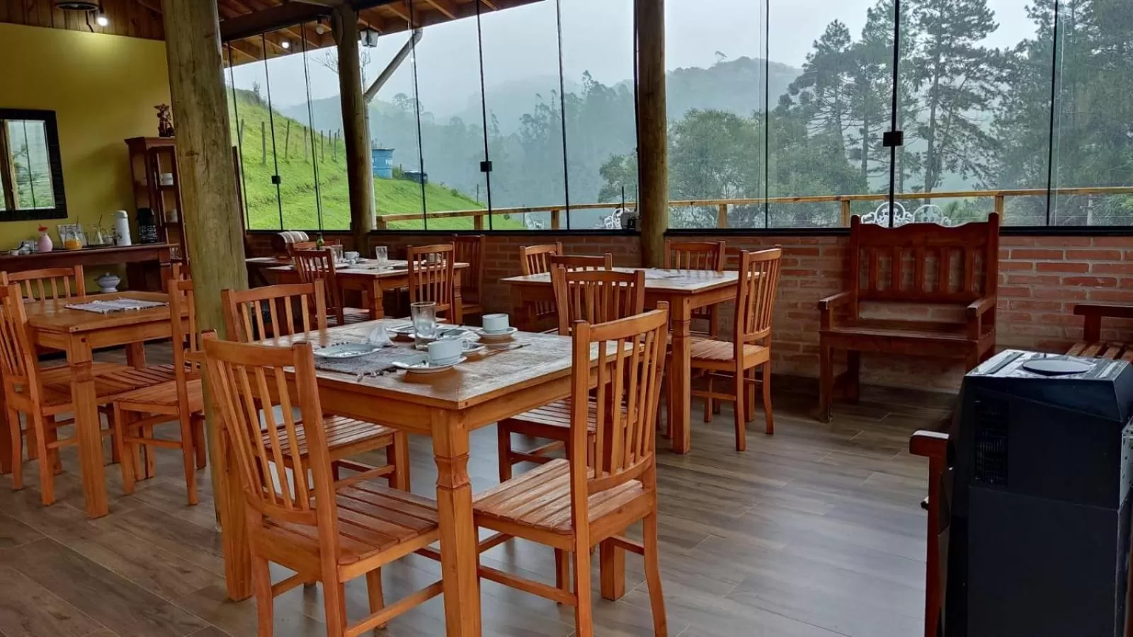 Restaurant/Places to Eat in Pousada São Miguel