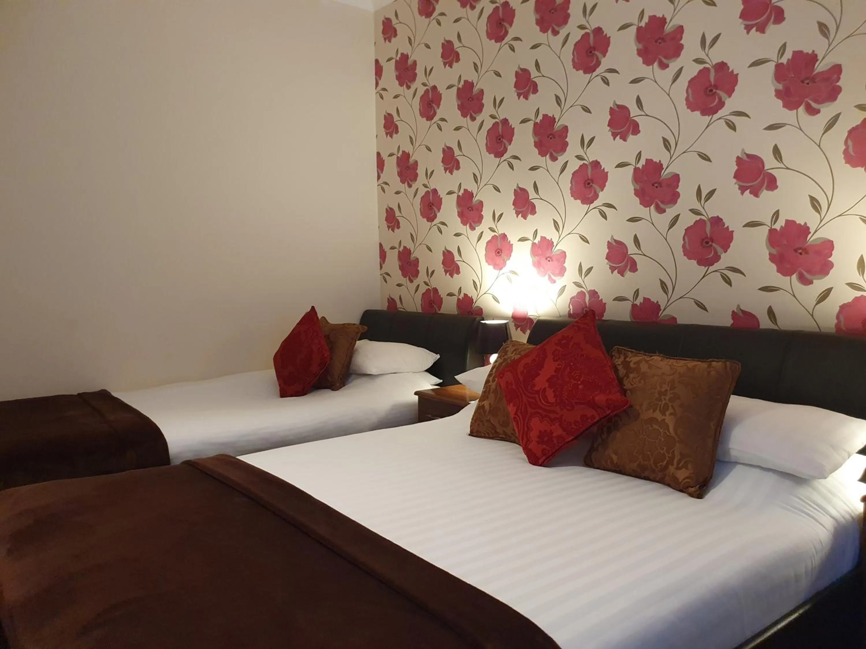 Bedroom, Bed in Senlac Guesthouse