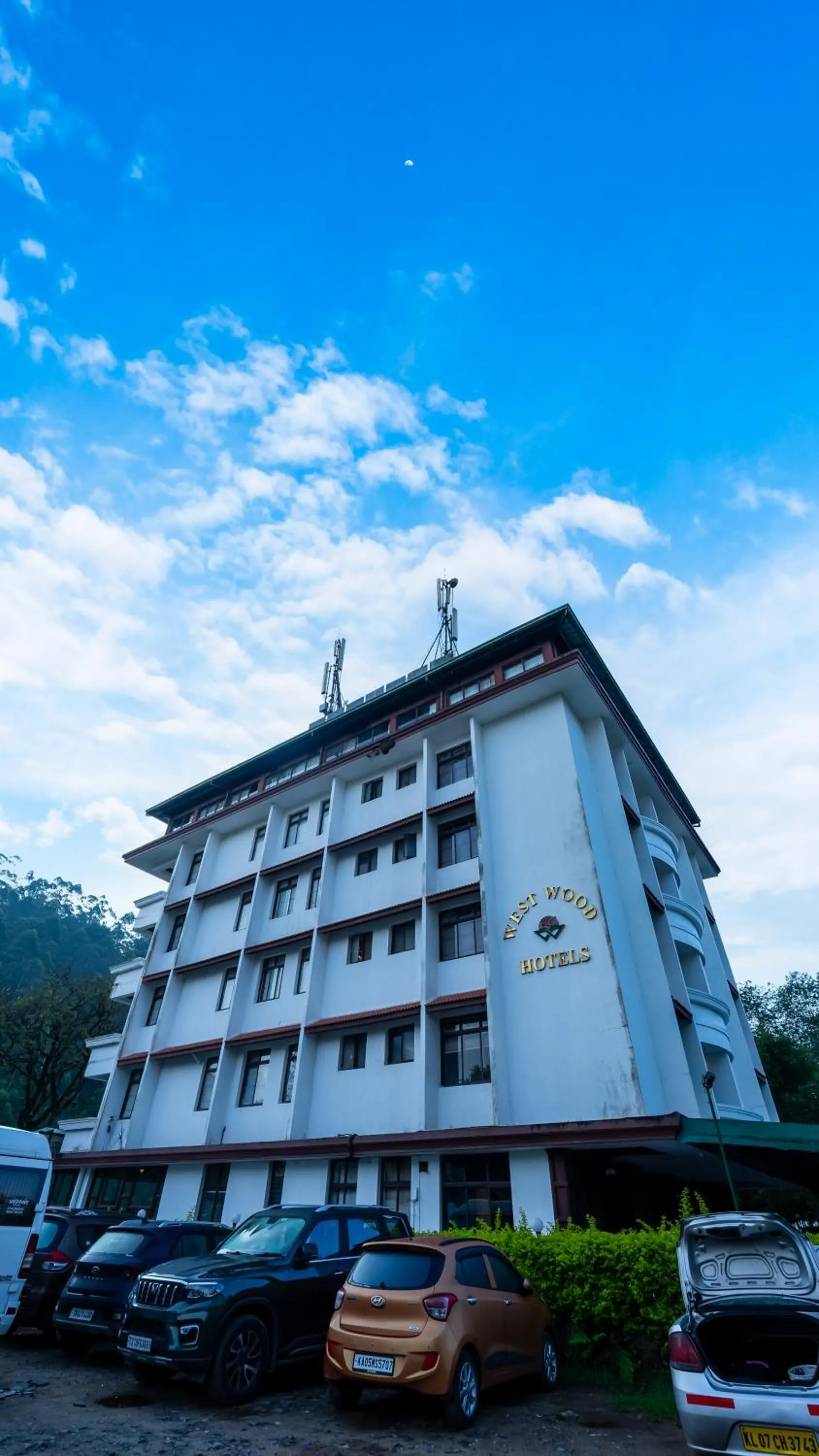 Property building in Westwood Riverside