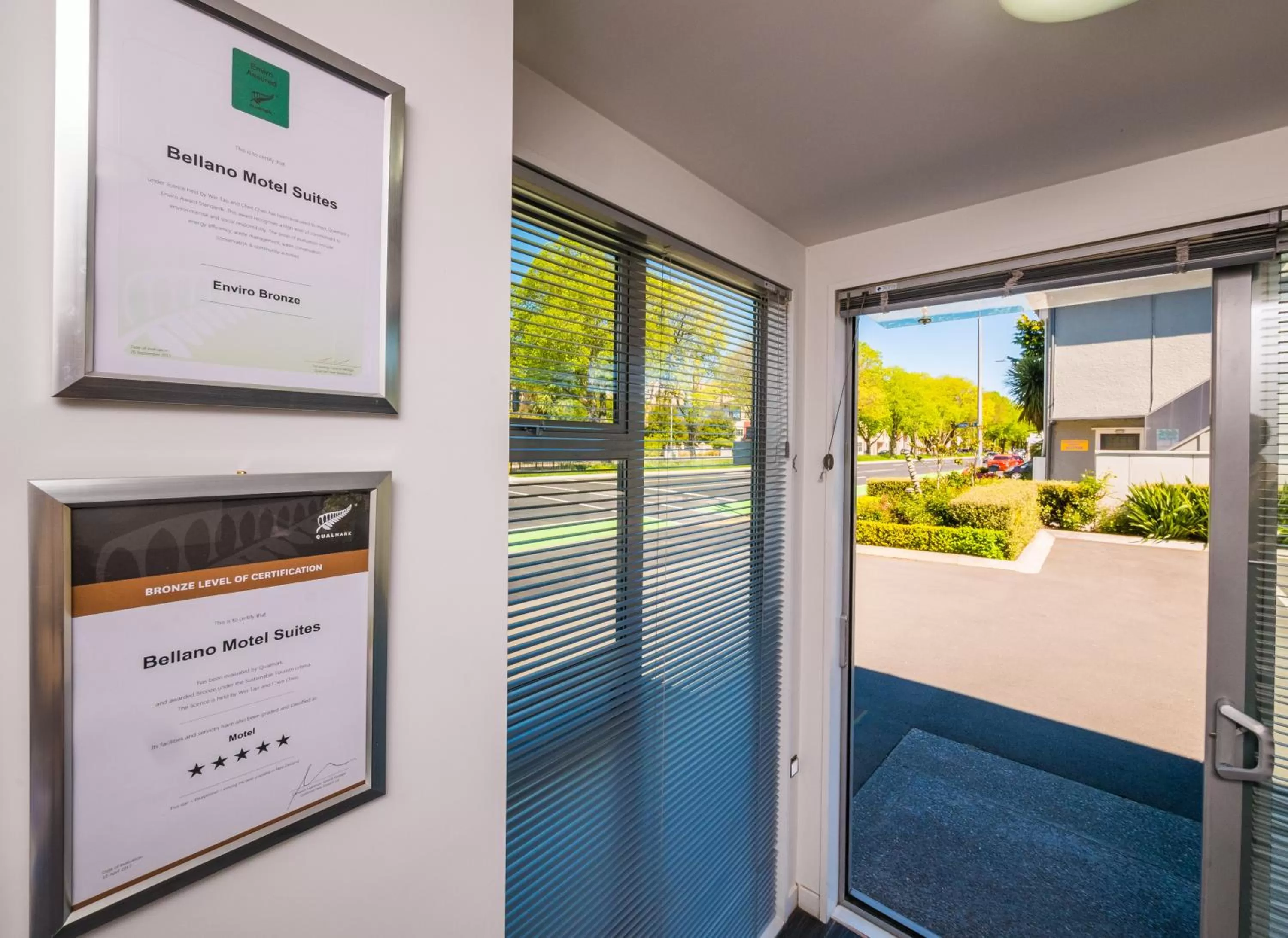 Lobby or reception in Bellano Motel Suites