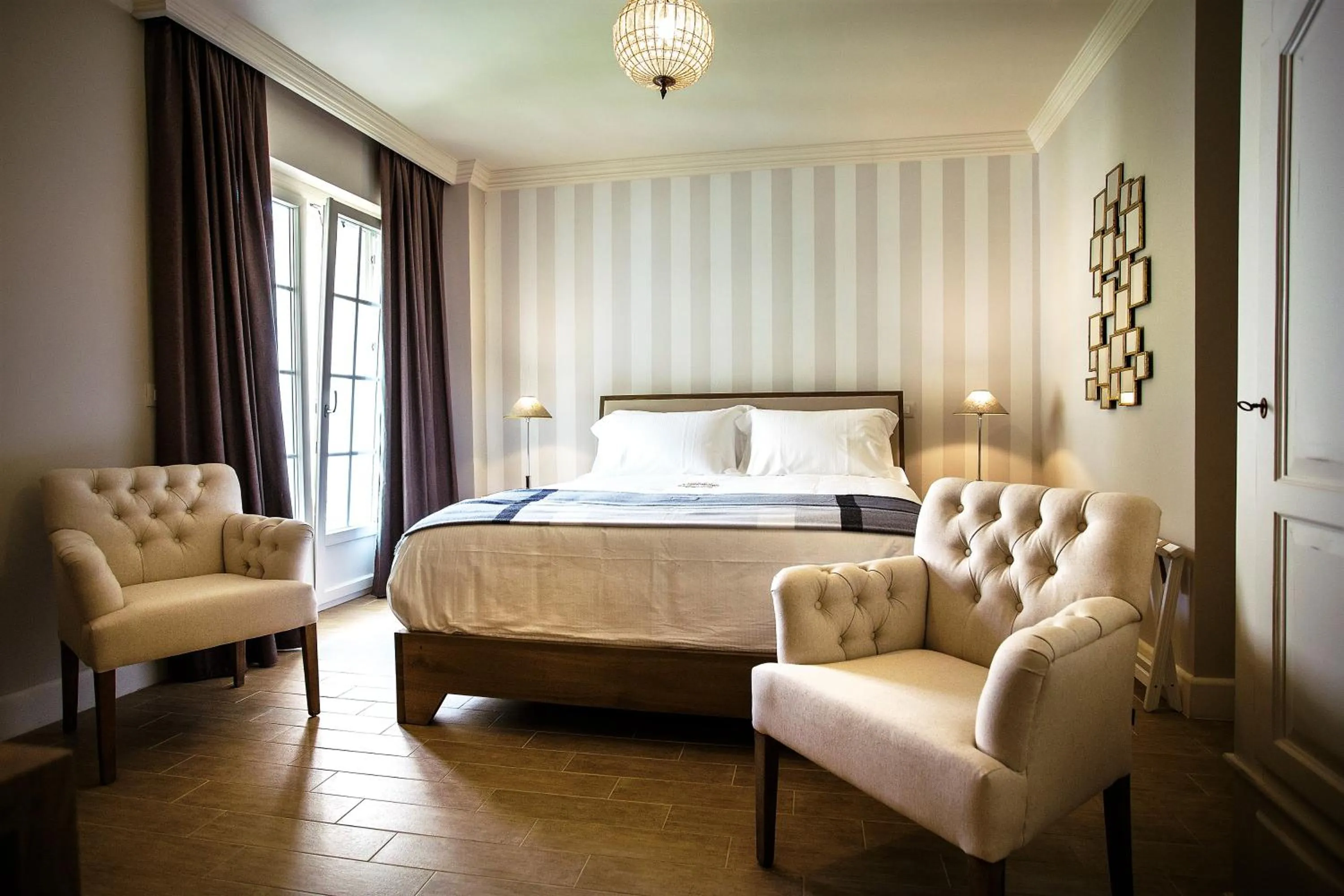 Photo of the whole room, Bed in Lemon House