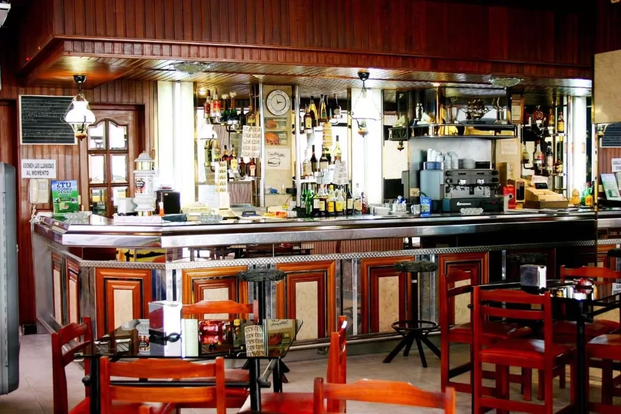 Lounge or bar in Hotel Las Viñas