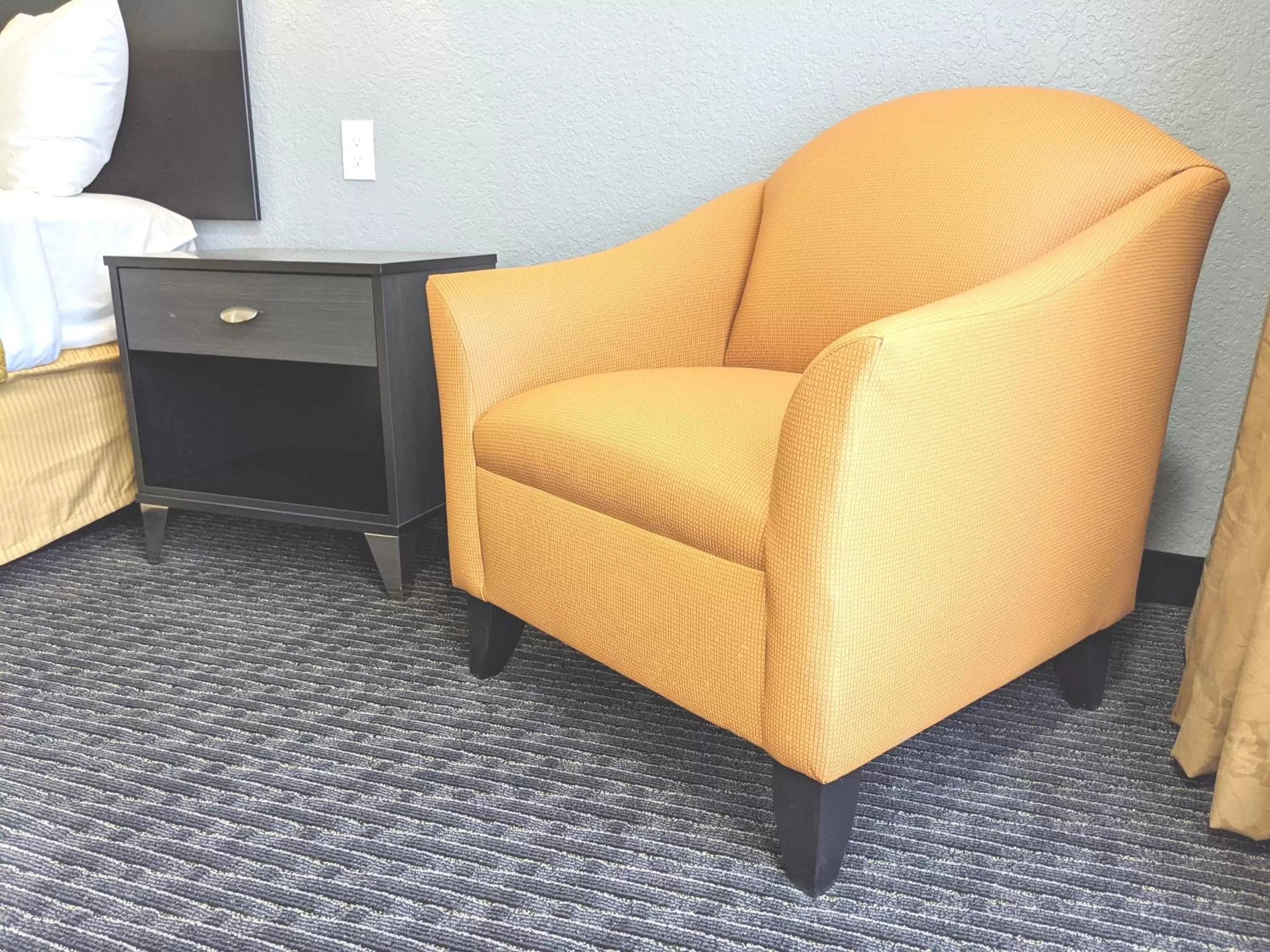 Seating area in Quality Inn & Suites South San Jose - Morgan Hill