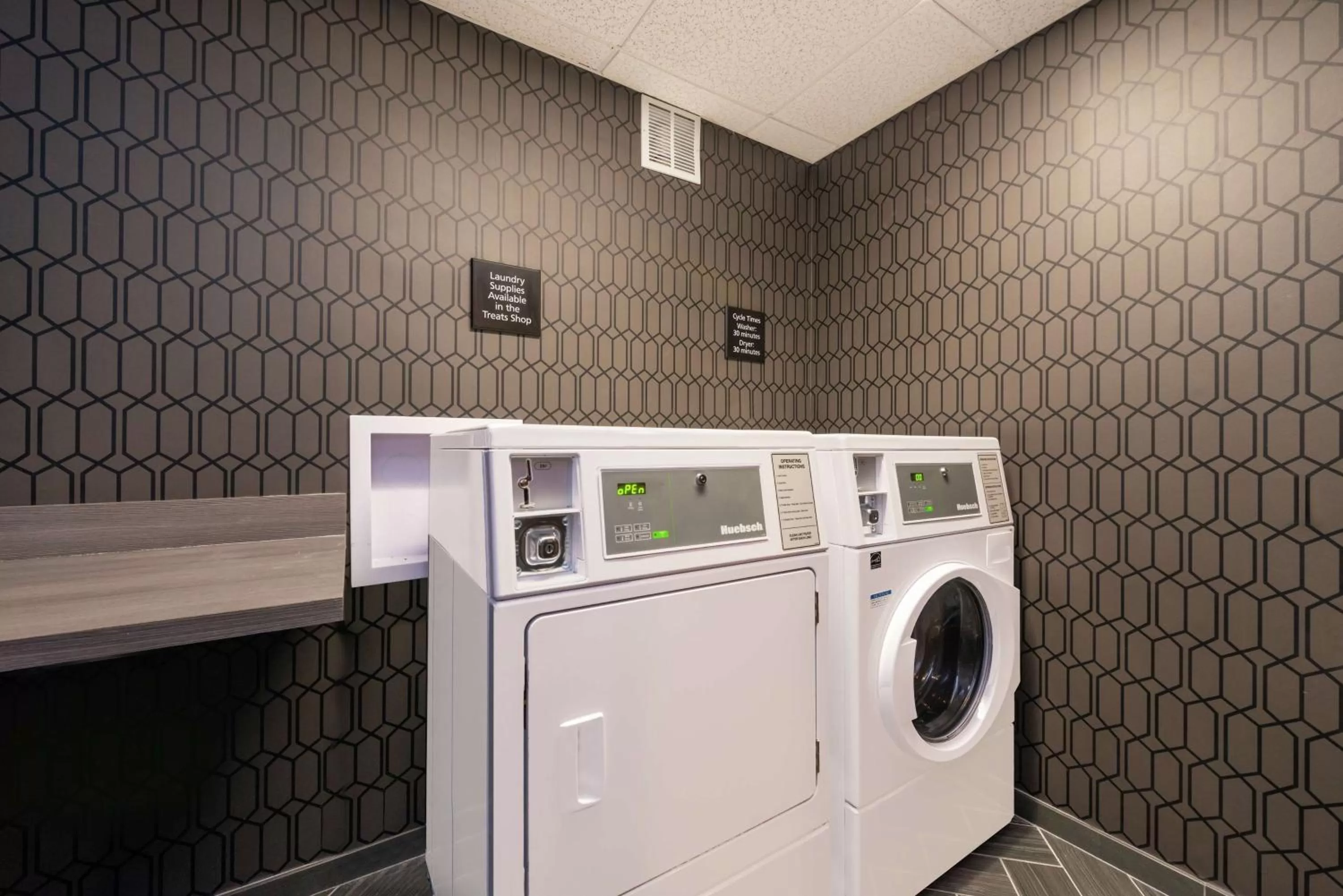 Property building in Hampton Inn & Suites Winston-Salem Downtown