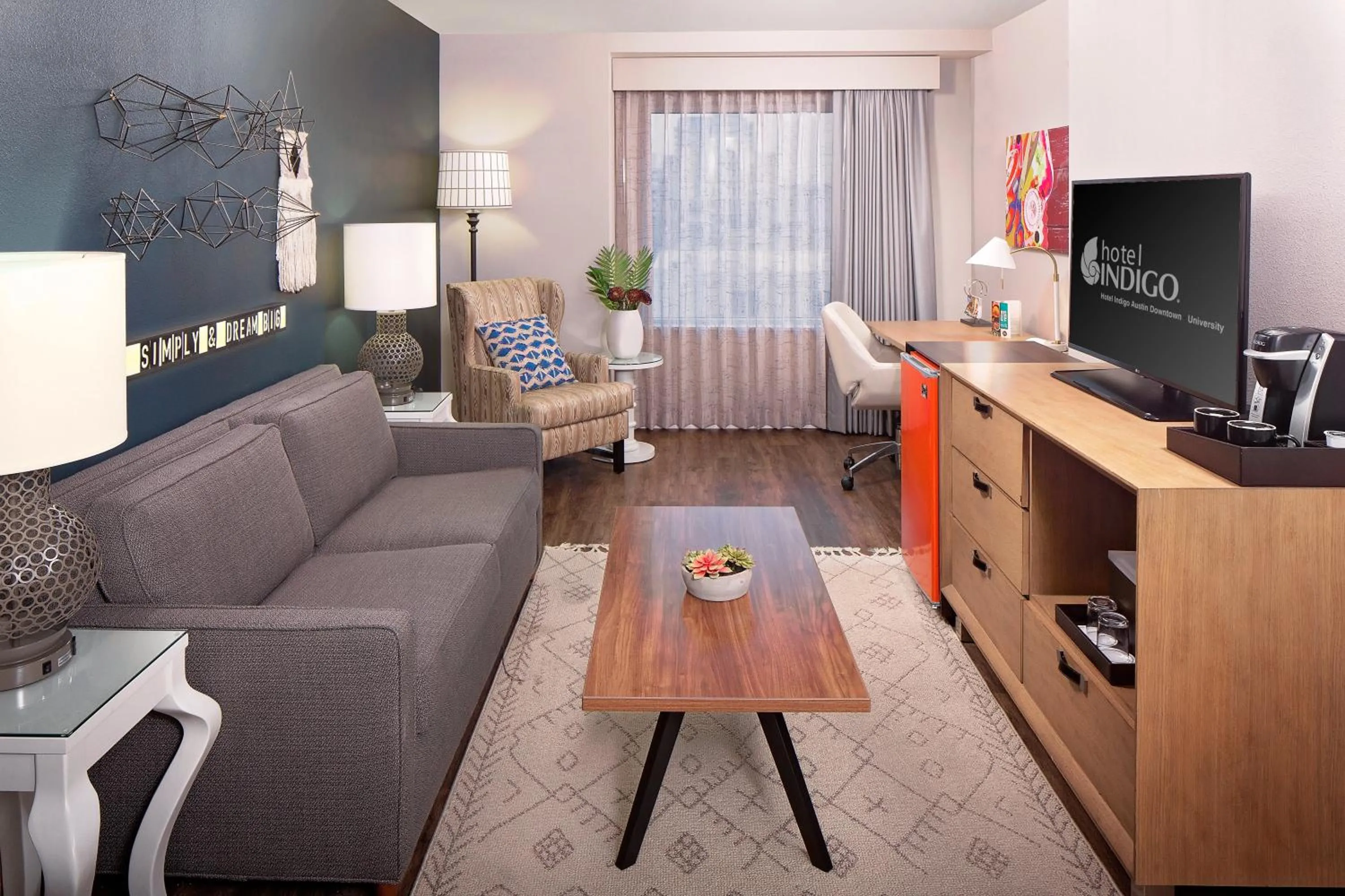 Photo of the whole room in Hotel Indigo Austin Downtown - University by IHG