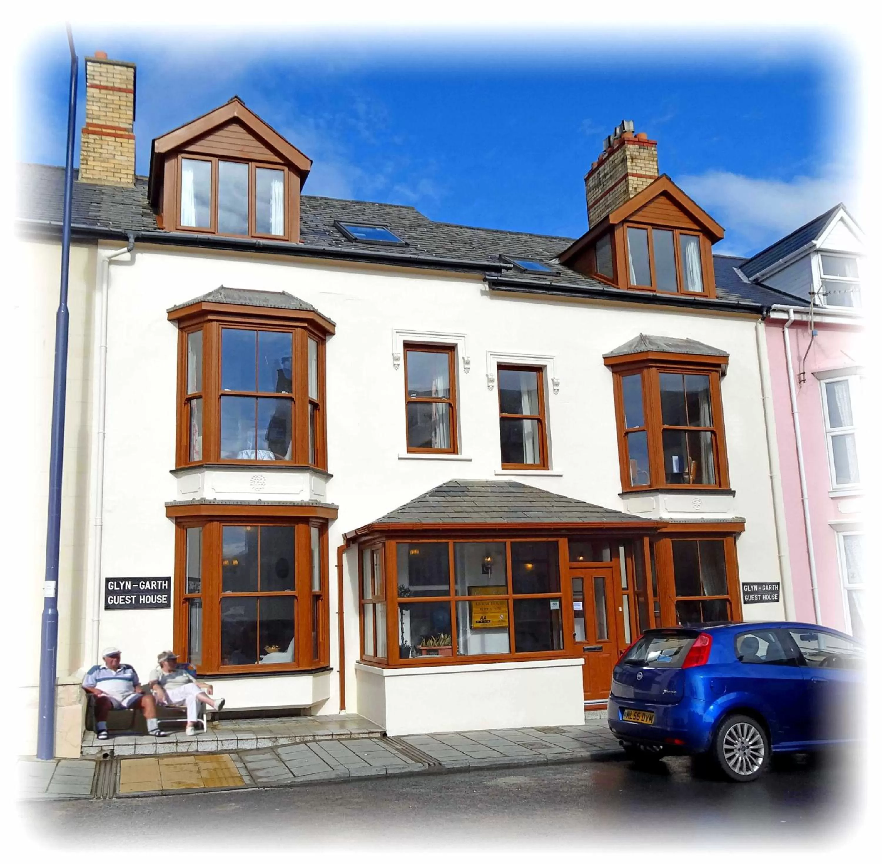 Triple Room with Sea View in gwesTY Guest House