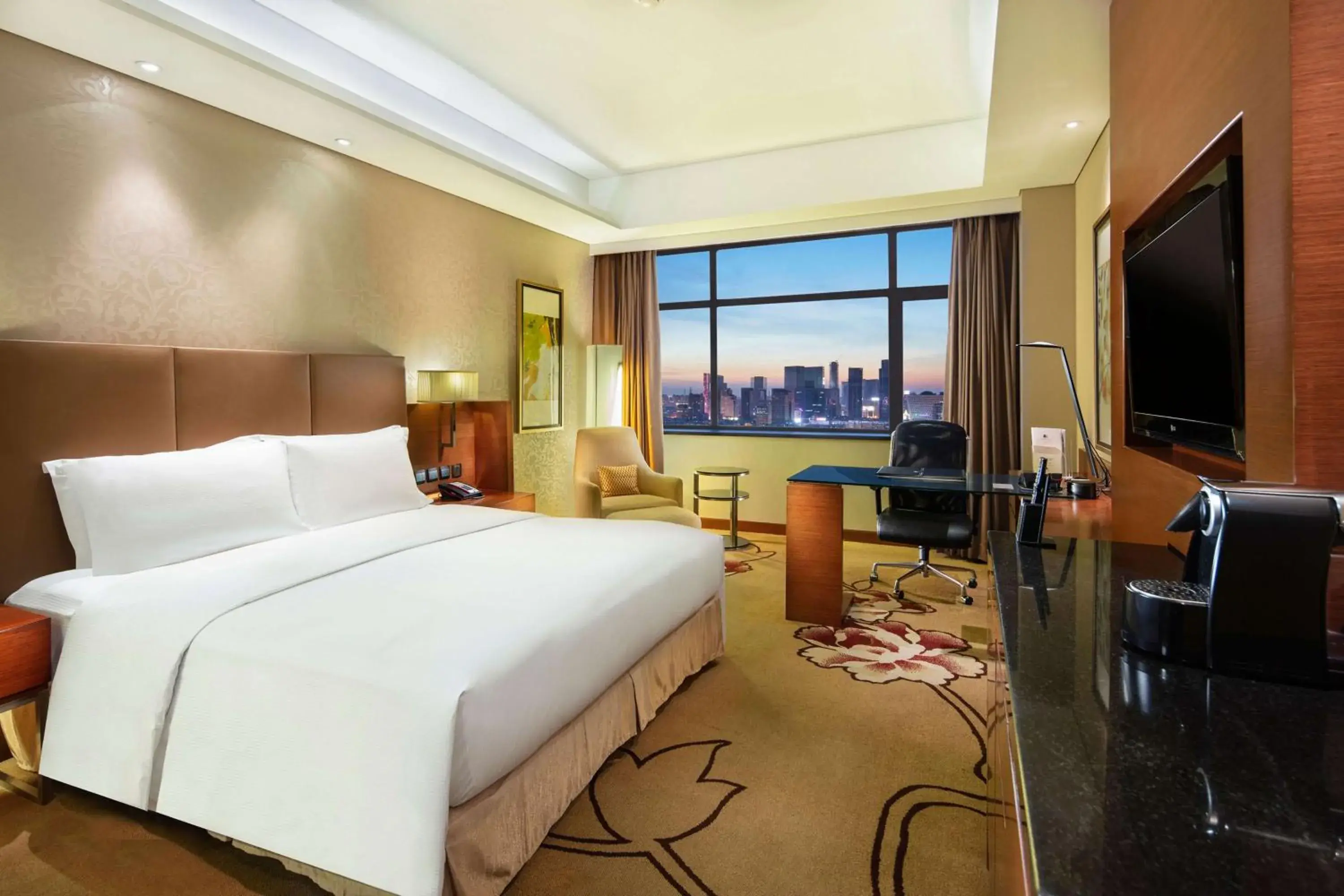 Executive King Room with Lounge Access in DoubleTree by Hilton Shenyang Executive King Room with Lounge Access in DoubleTree by Hilton Shenyang