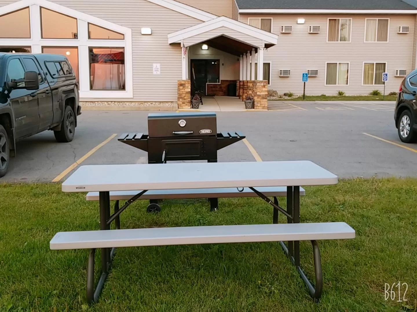 BBQ facilities in Super 8 by Wyndham Glenwood