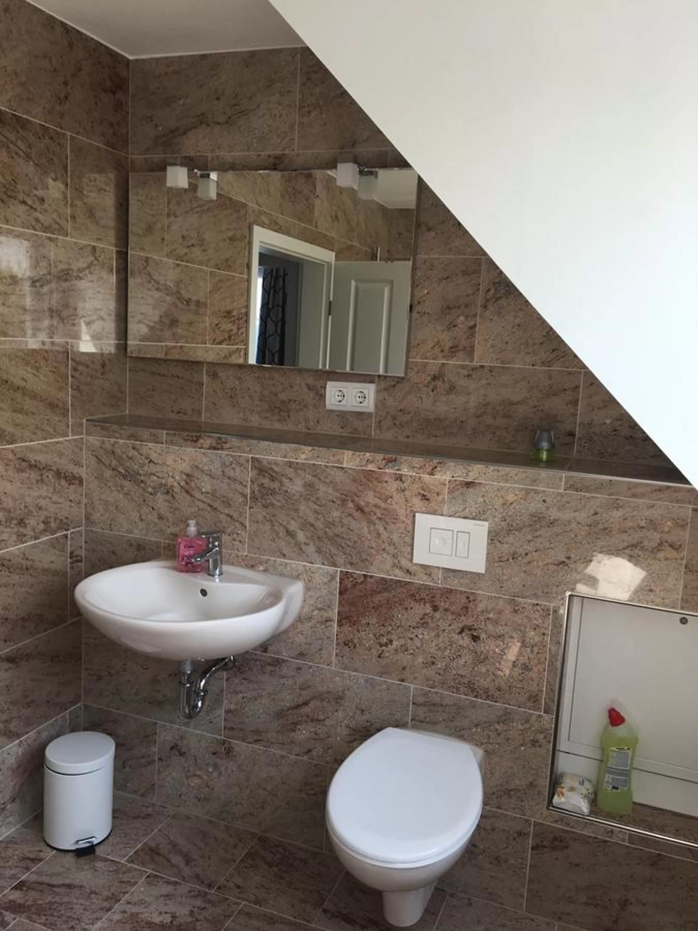 Property building, Bathroom in Merkel Villa Apartamente