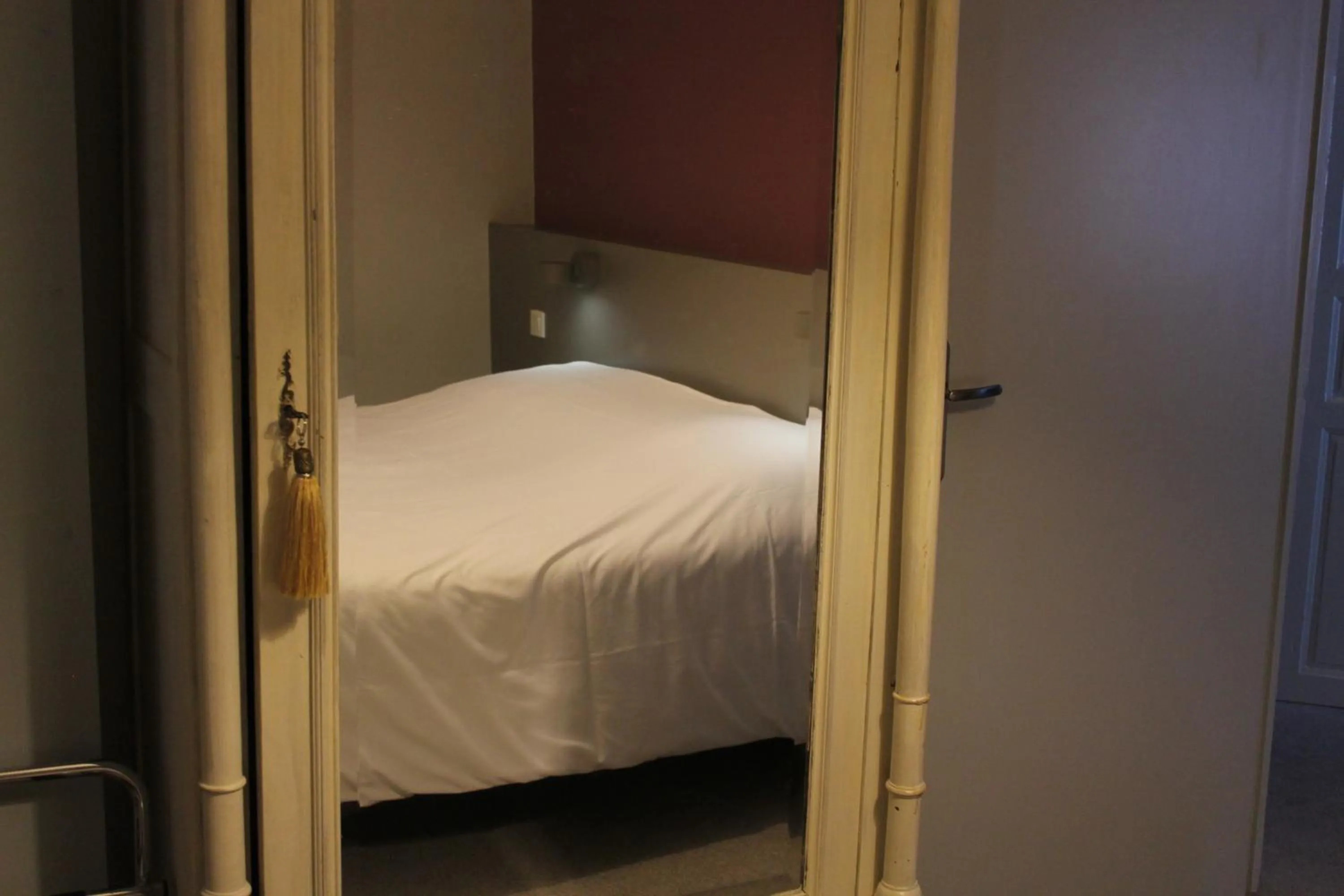 Bed in Logis Hotels- Auberge de la Tour - Hôtel et restaurant