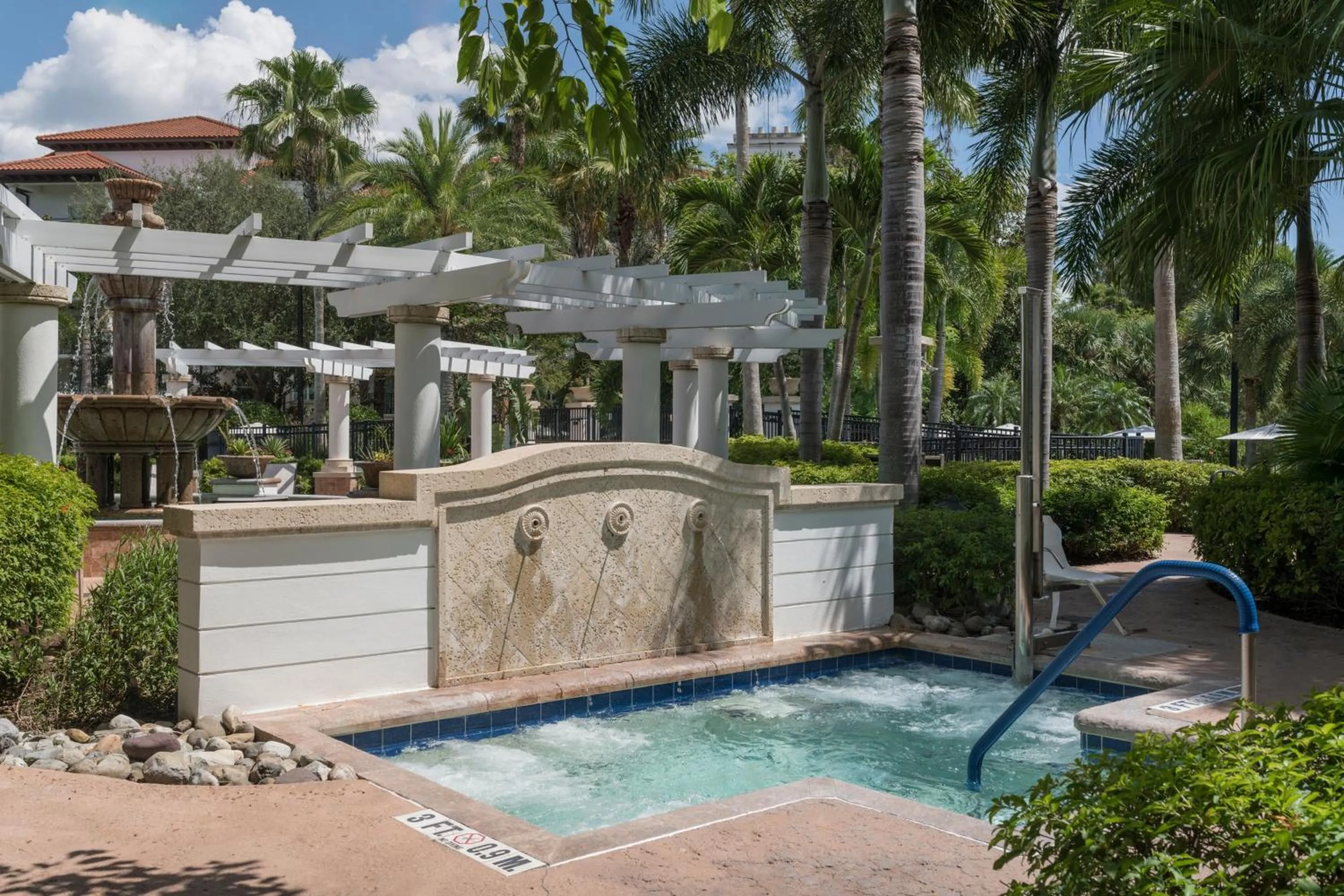 Swimming pool in Marriott's Lakeshore Reserve