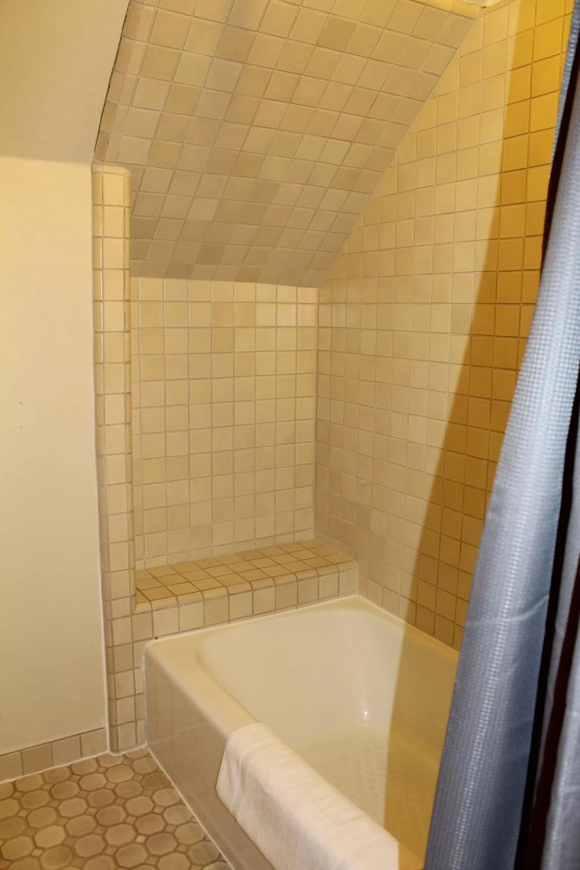 Shower in Pacific Grove Inn