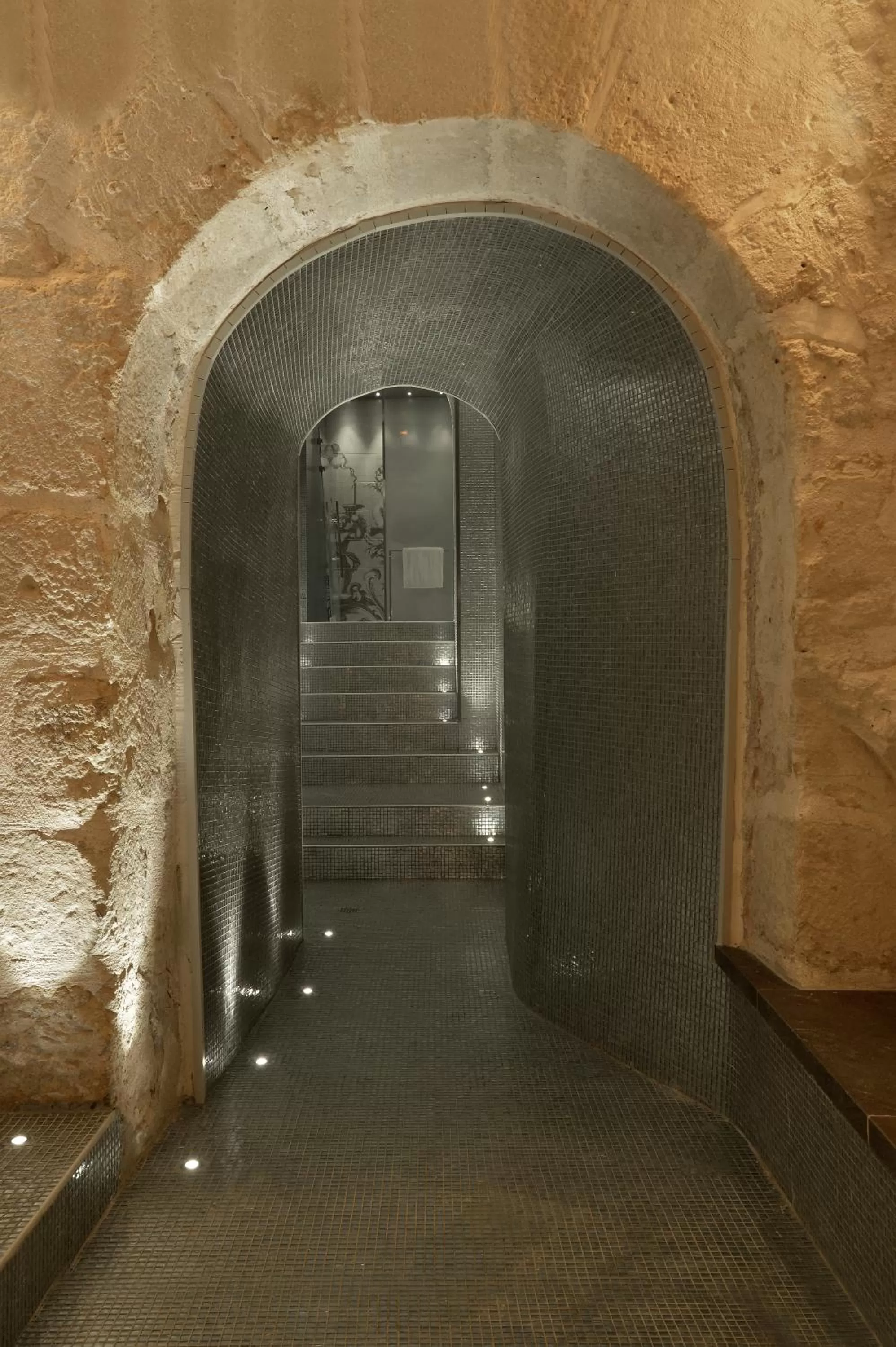 Steam room in Hotel La Lanterne & Spa By Timhotel